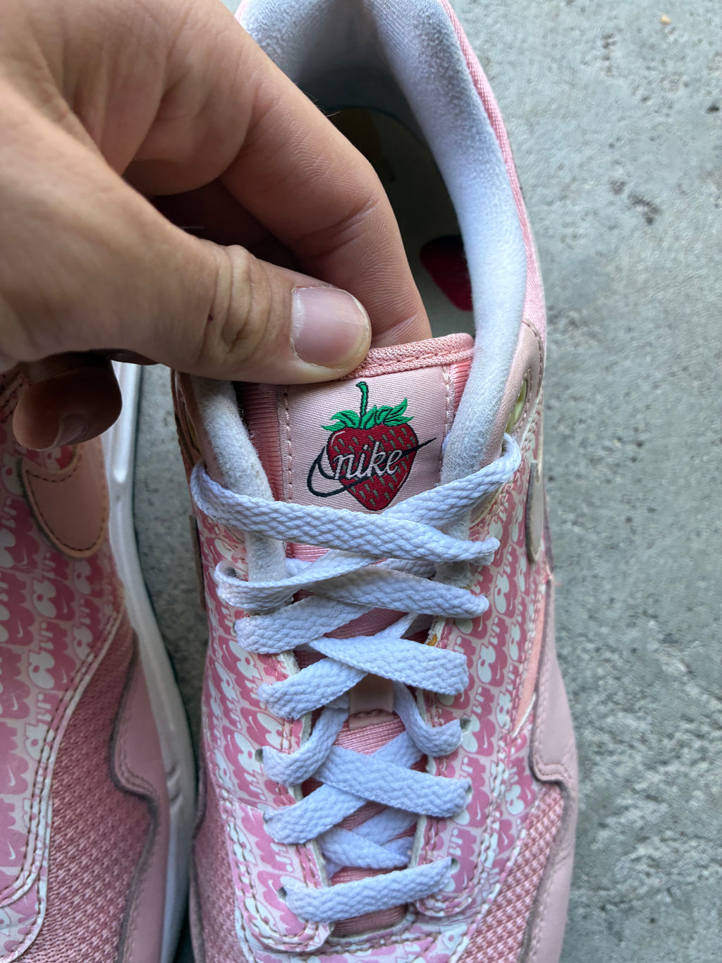 Nike Air Max 1 strawberry lemonade