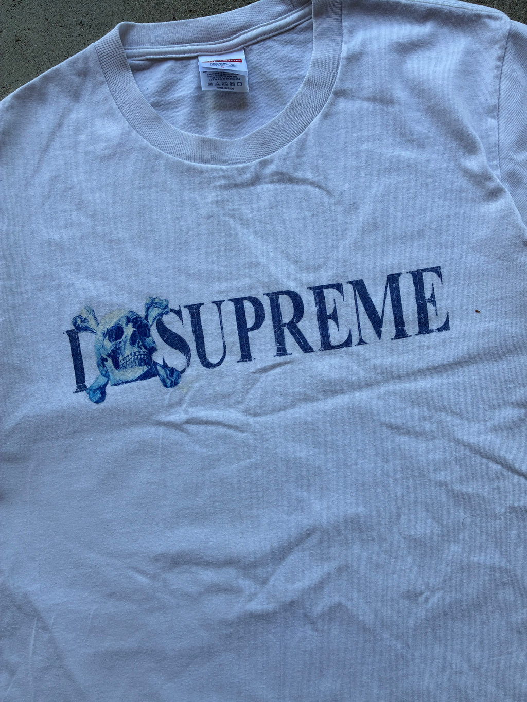 Supreme “SKULL WHITE FW25” tee (S)
