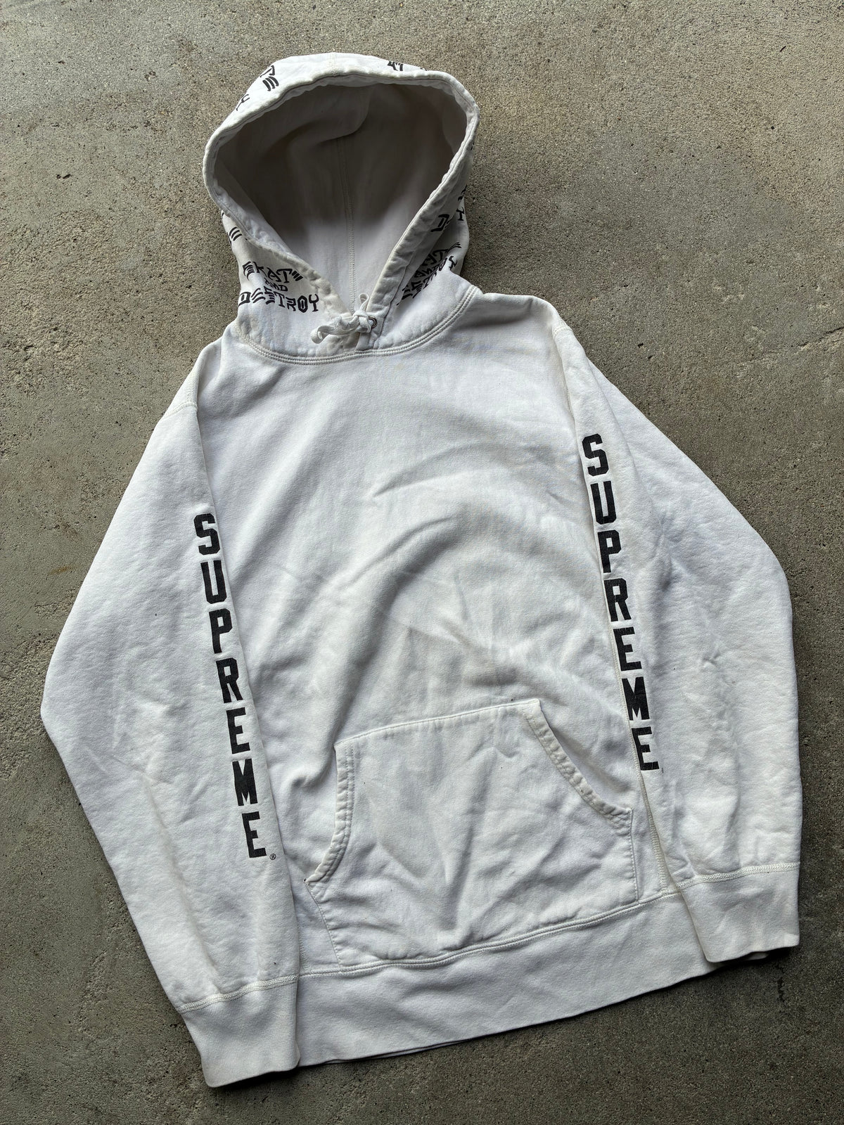 Supreme “THRASHER” Hoodie (Large)