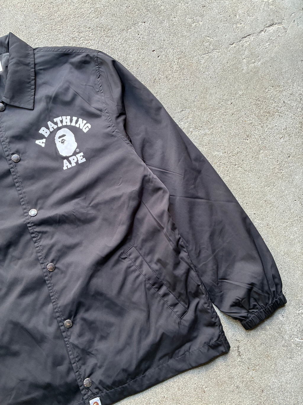 Sort Bape coach jacket (M)