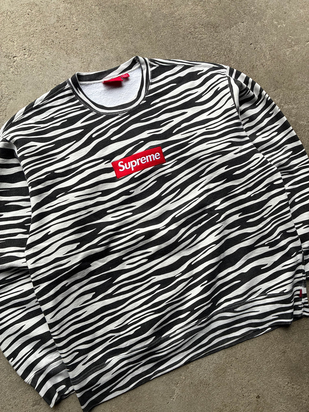 Supreme “FW22 ZEBRA” Crewneck (XL)