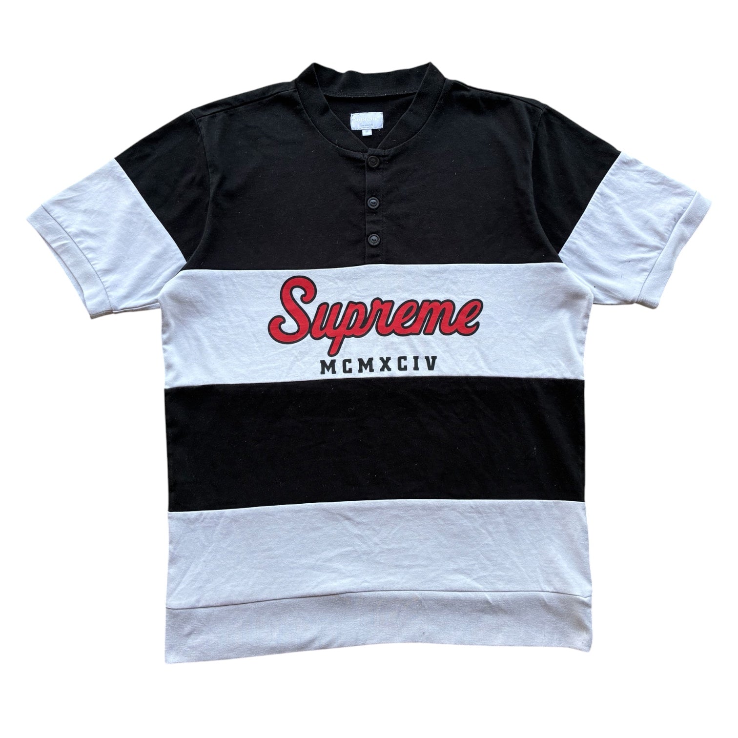 Sort og hvid “SUPREME” polo (M)