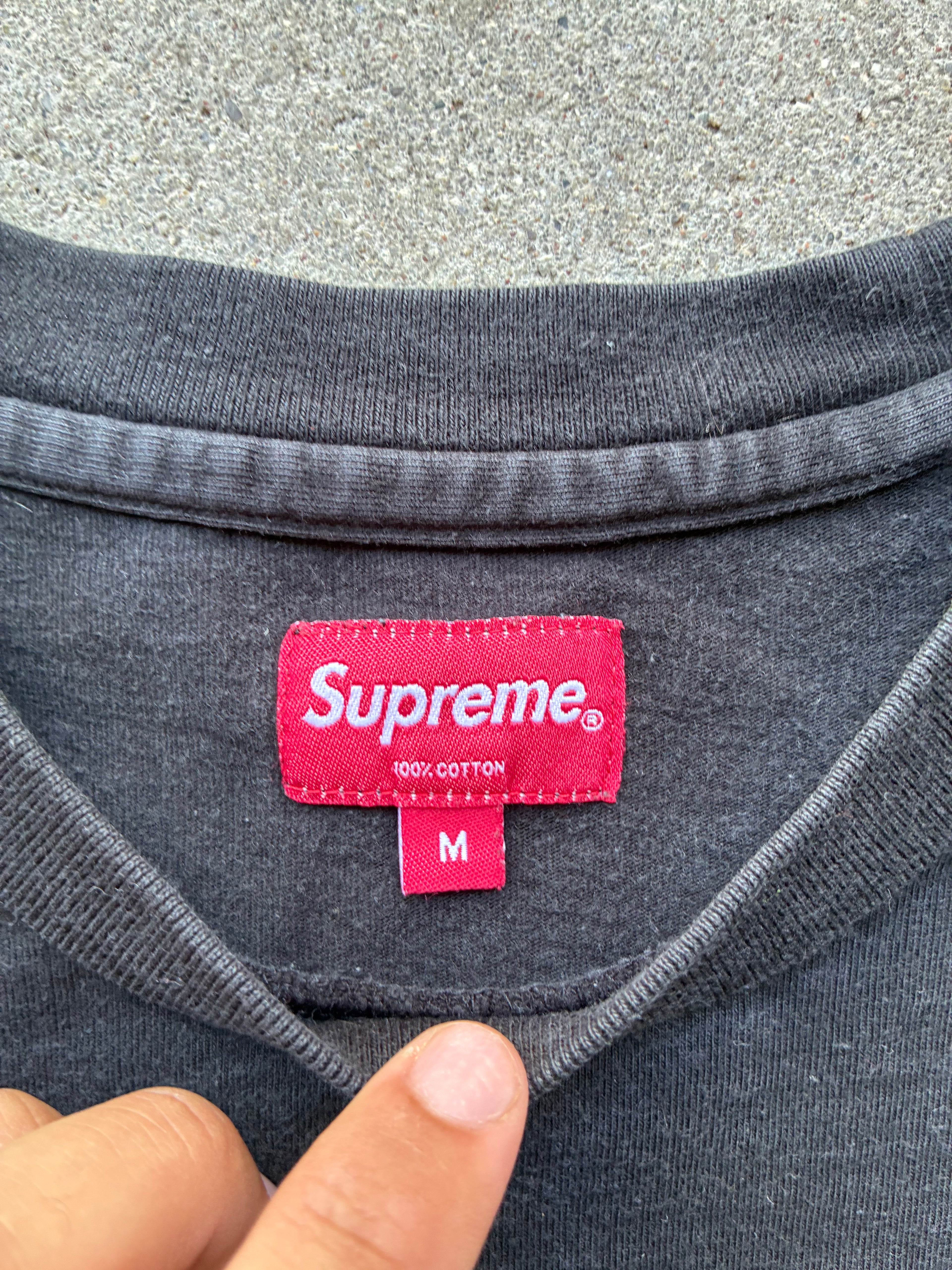 Supreme “LIGHt SS” tee (M)