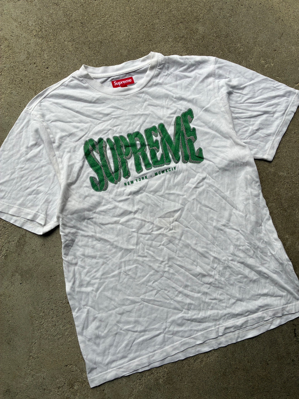 Supreme “FLOCKED WASHED” Tee (M)