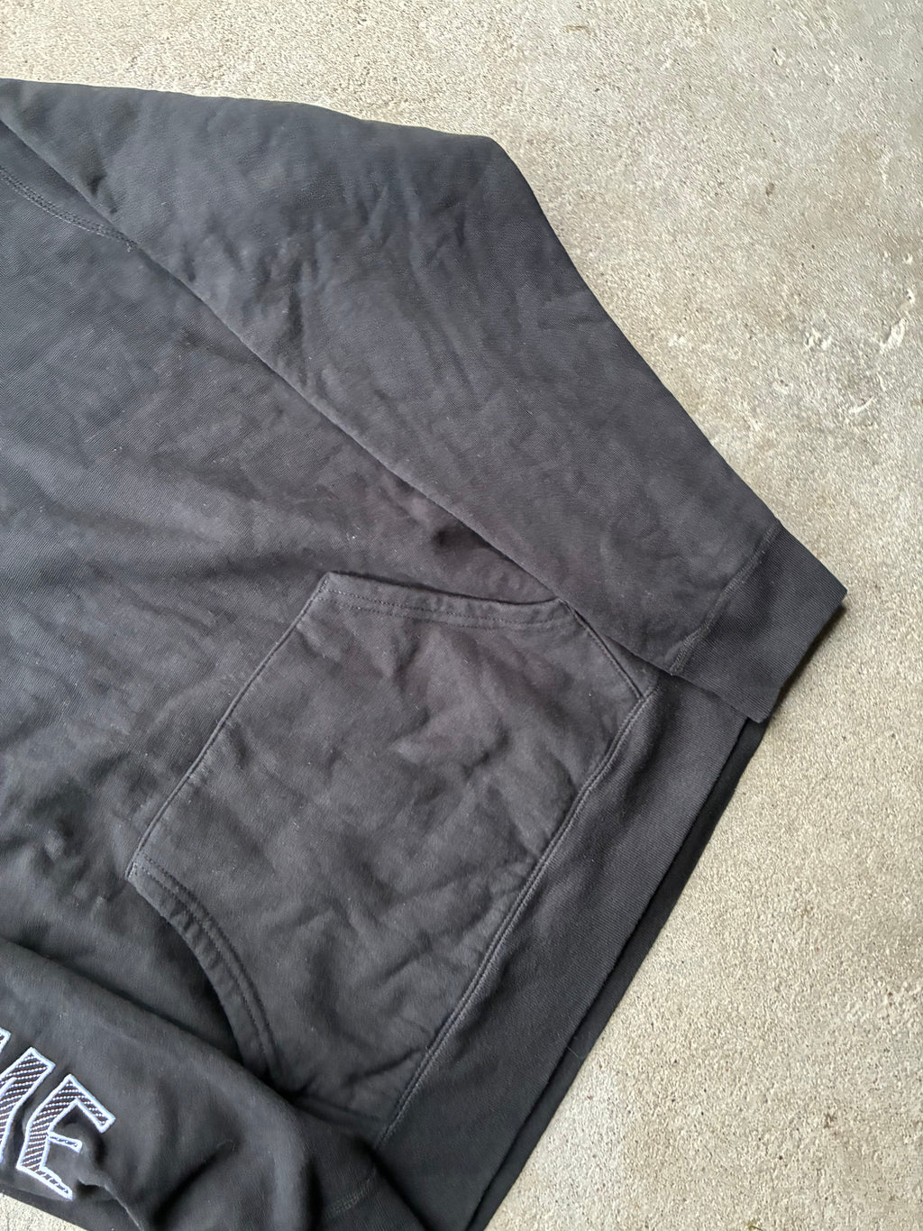 Supreme “EMBORIDED LOGO” Hoodie (M)