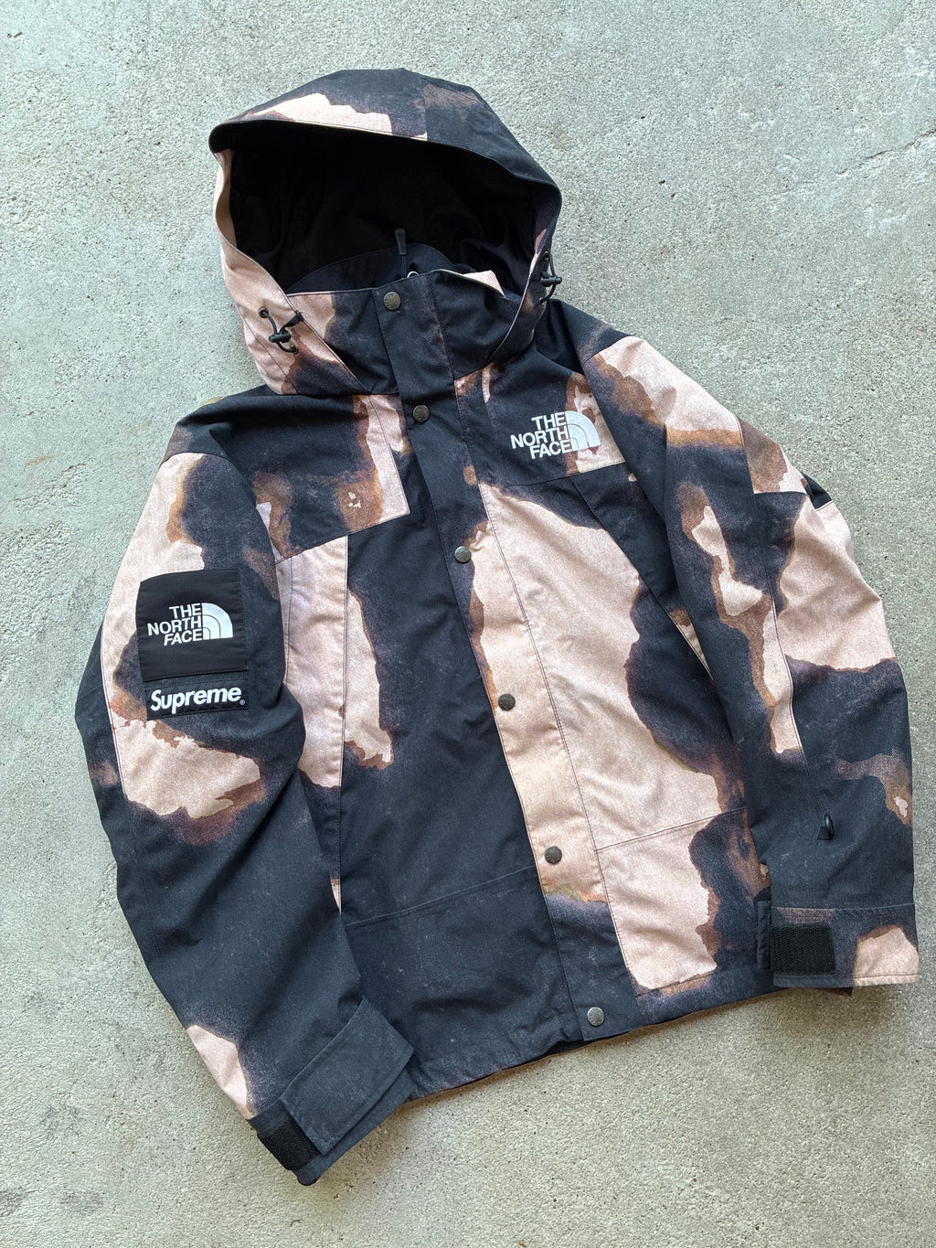 Supreme x The North Face “BLEACHED DENIM PRINT 2021” Jakke (S