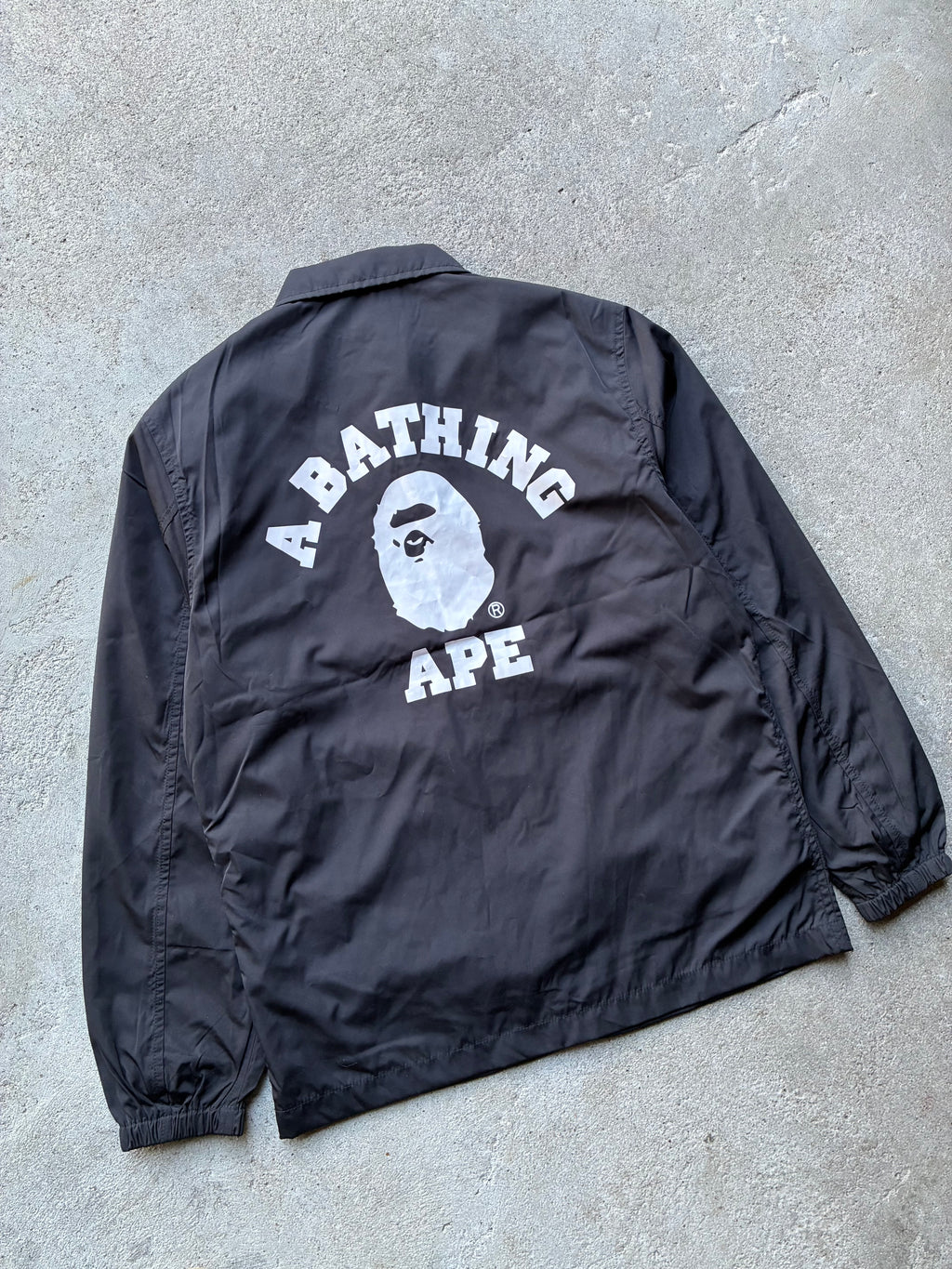 Sort Bape coach jacket (M)