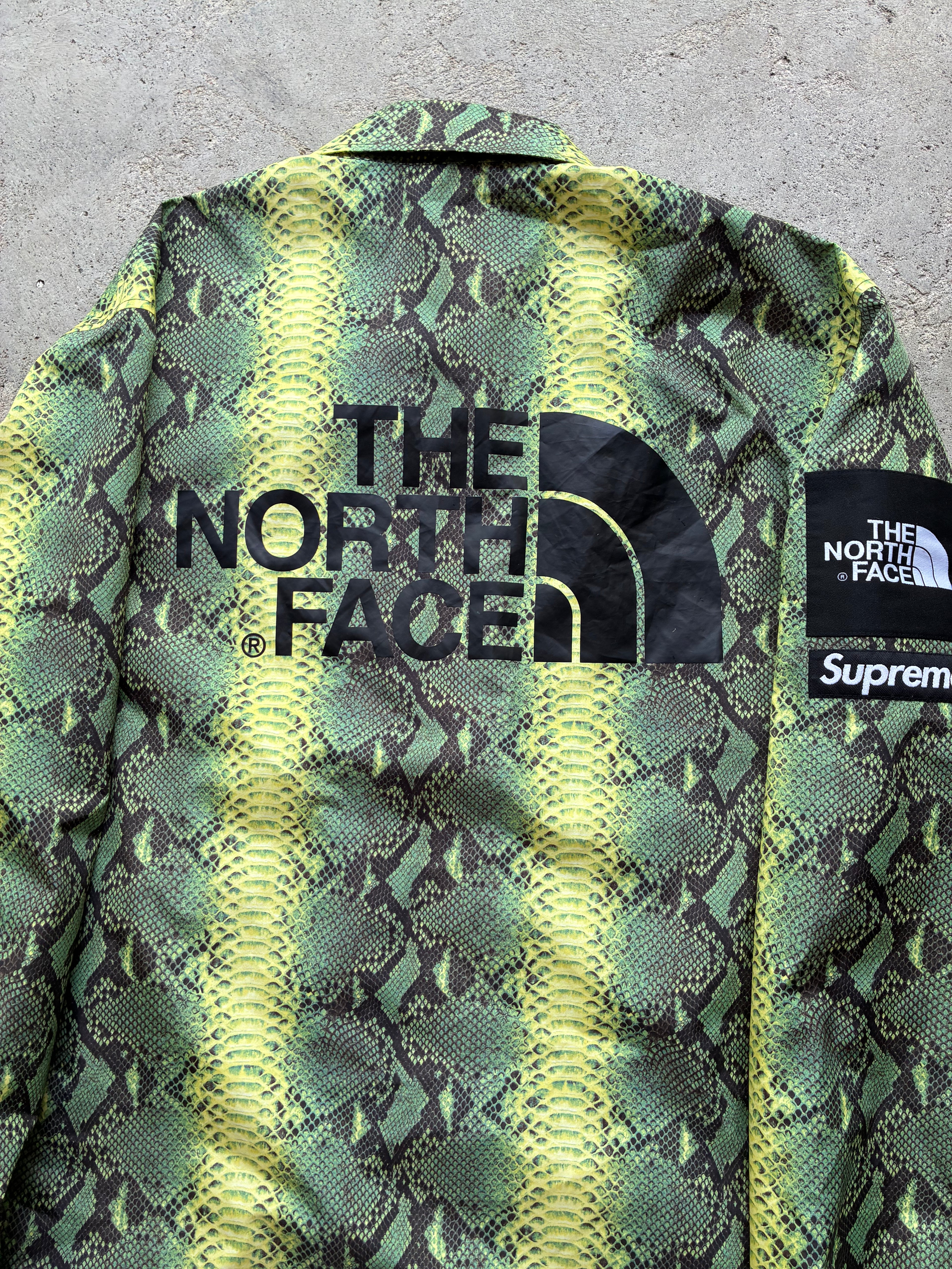 Supreme x the north face  “SNAKESKIN” jacket (M)