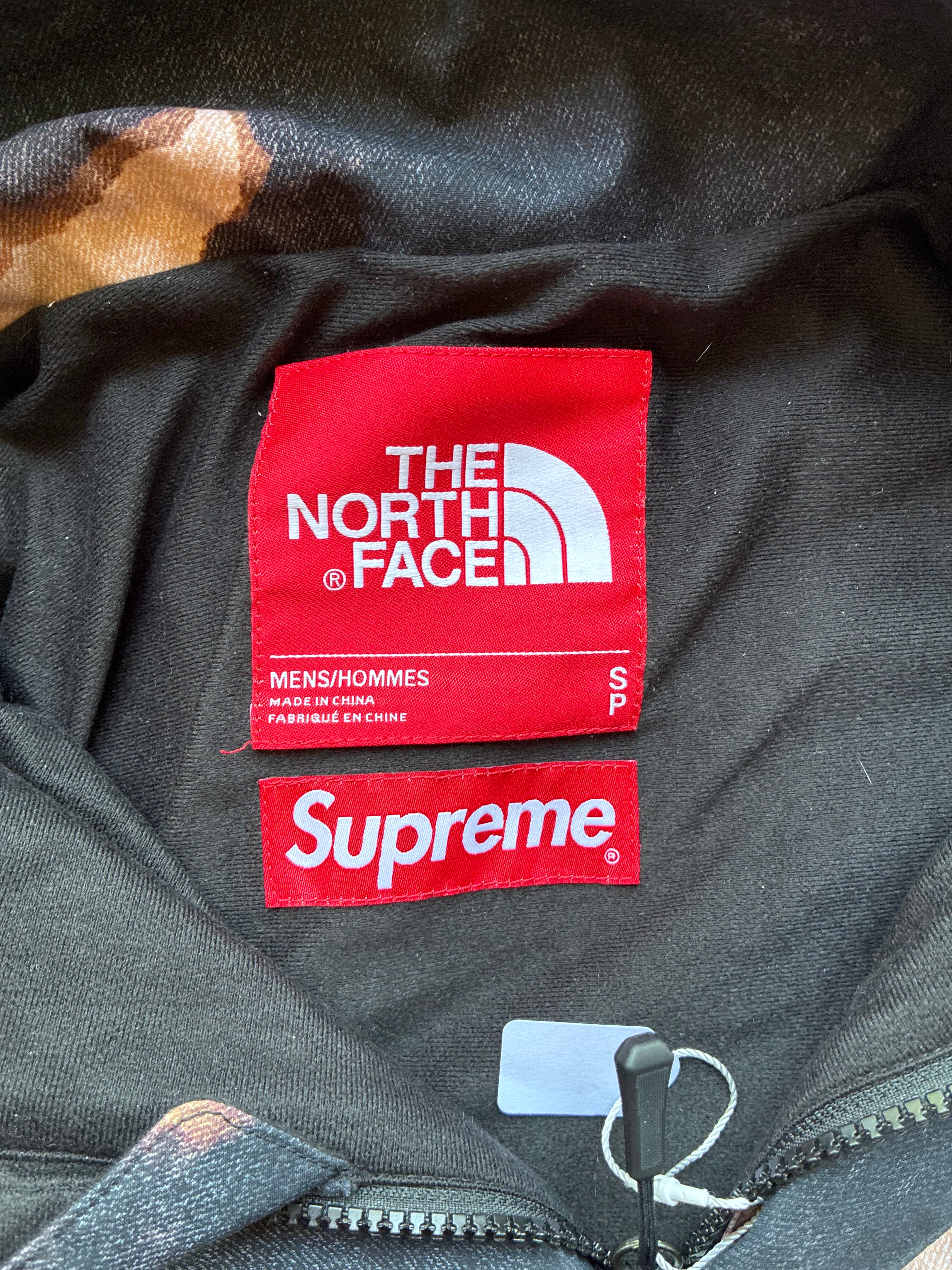 Supreme x The North Face “BLEACHED DENIM PRINT 2021” Jakke (S