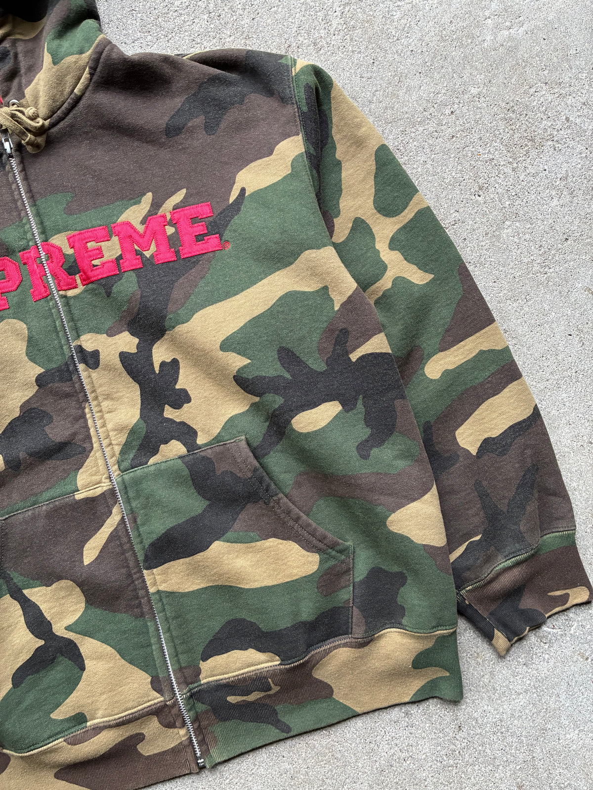 Supreme “COLLEGIATE APPLIQUÉ CAMO” Zip Up hoodie (L)