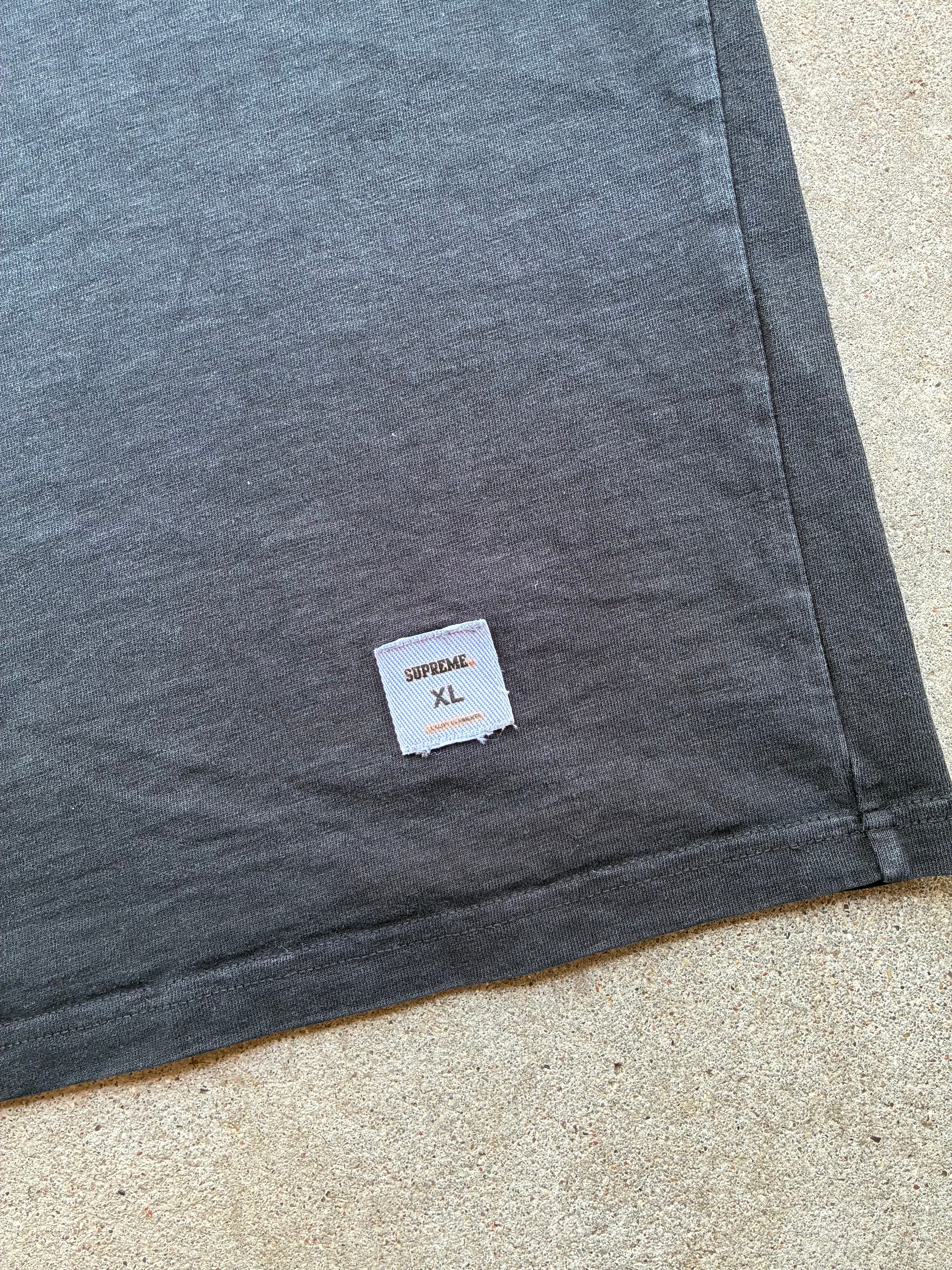 Supreme “CUT LOGO” tee (XL)