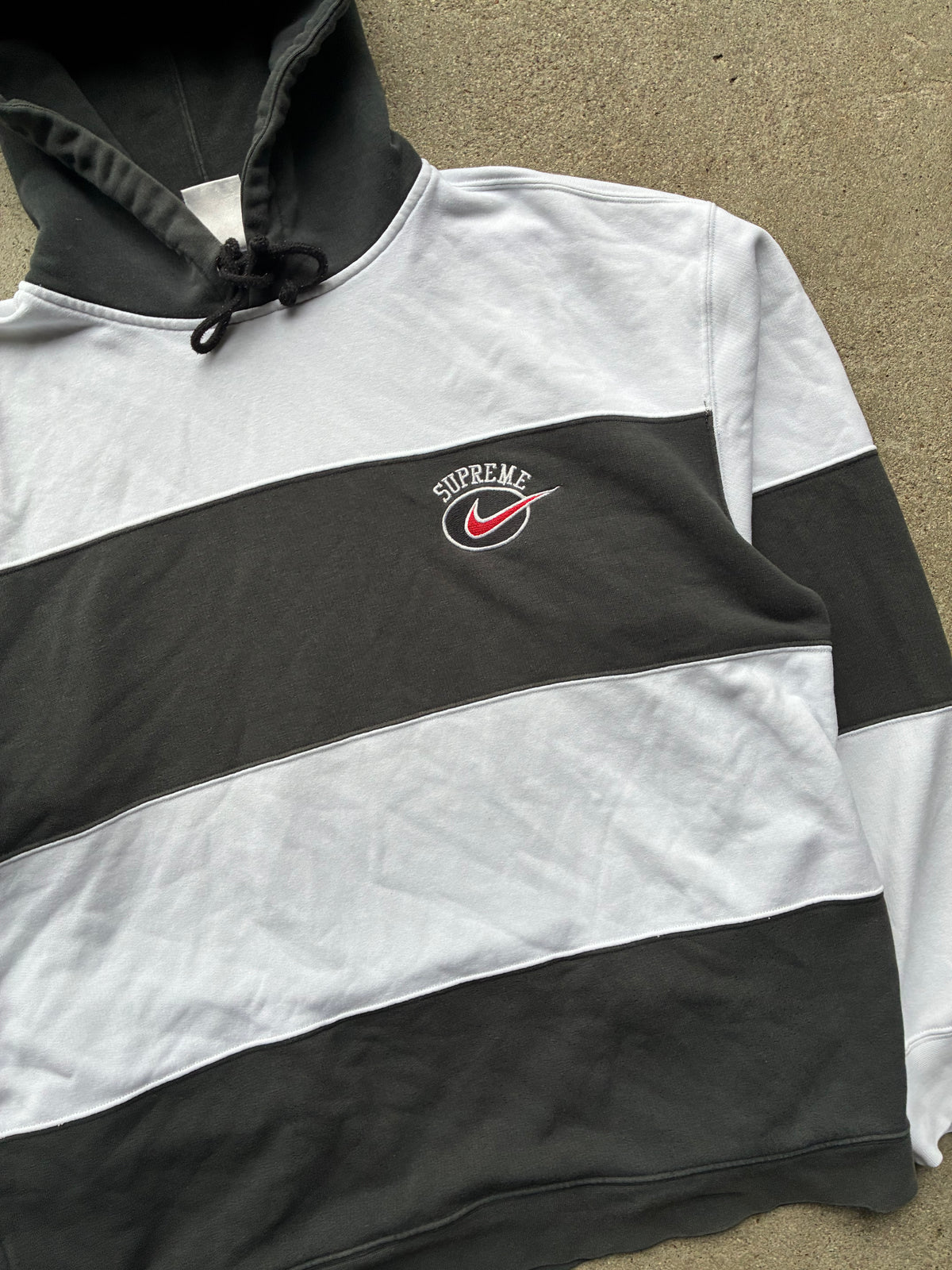 Supreme x Nike “STRIPE” Hoodie (M)