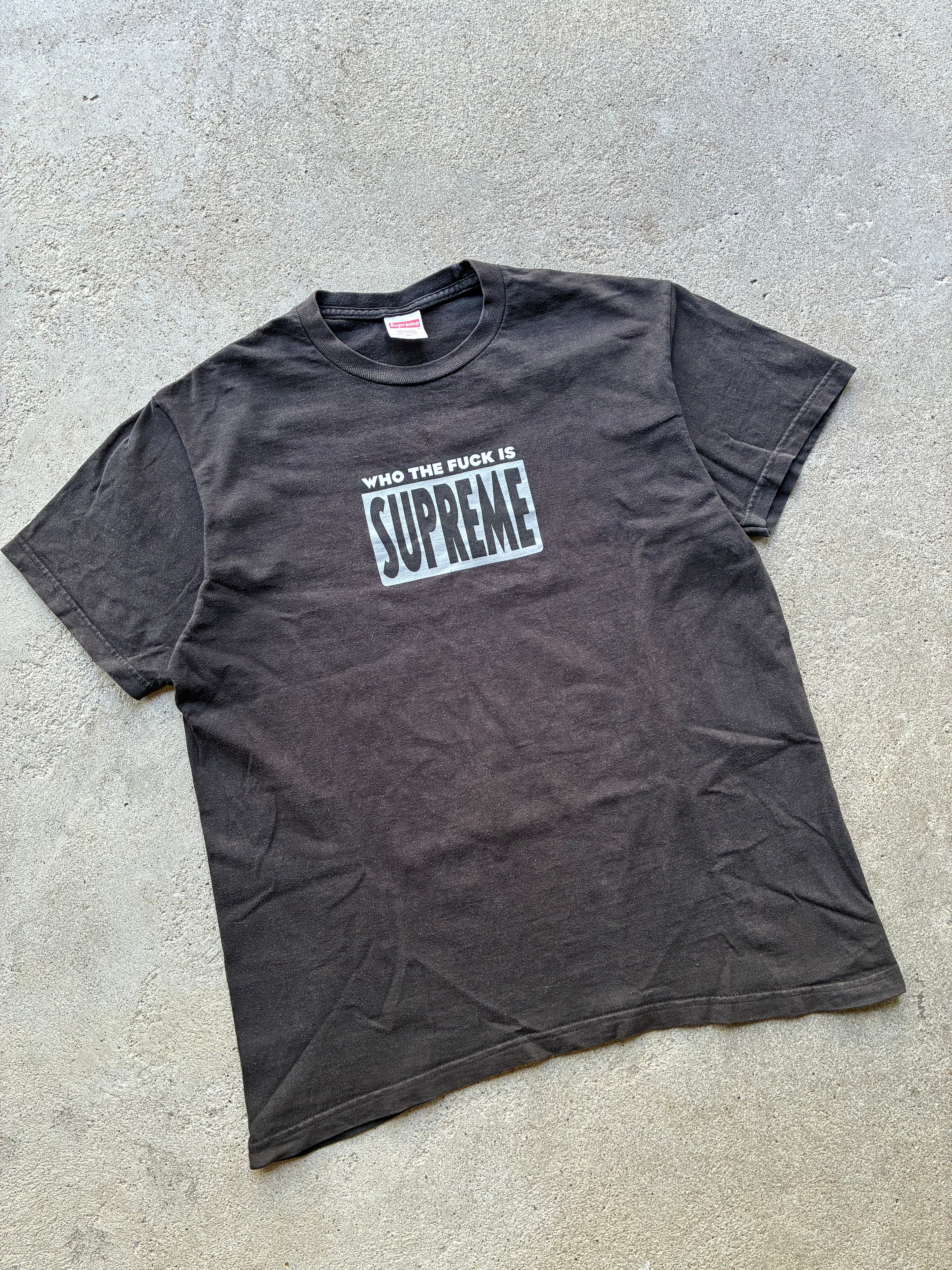 Supreme “WHO THE FU*K IS SUPREME” Tee (M)