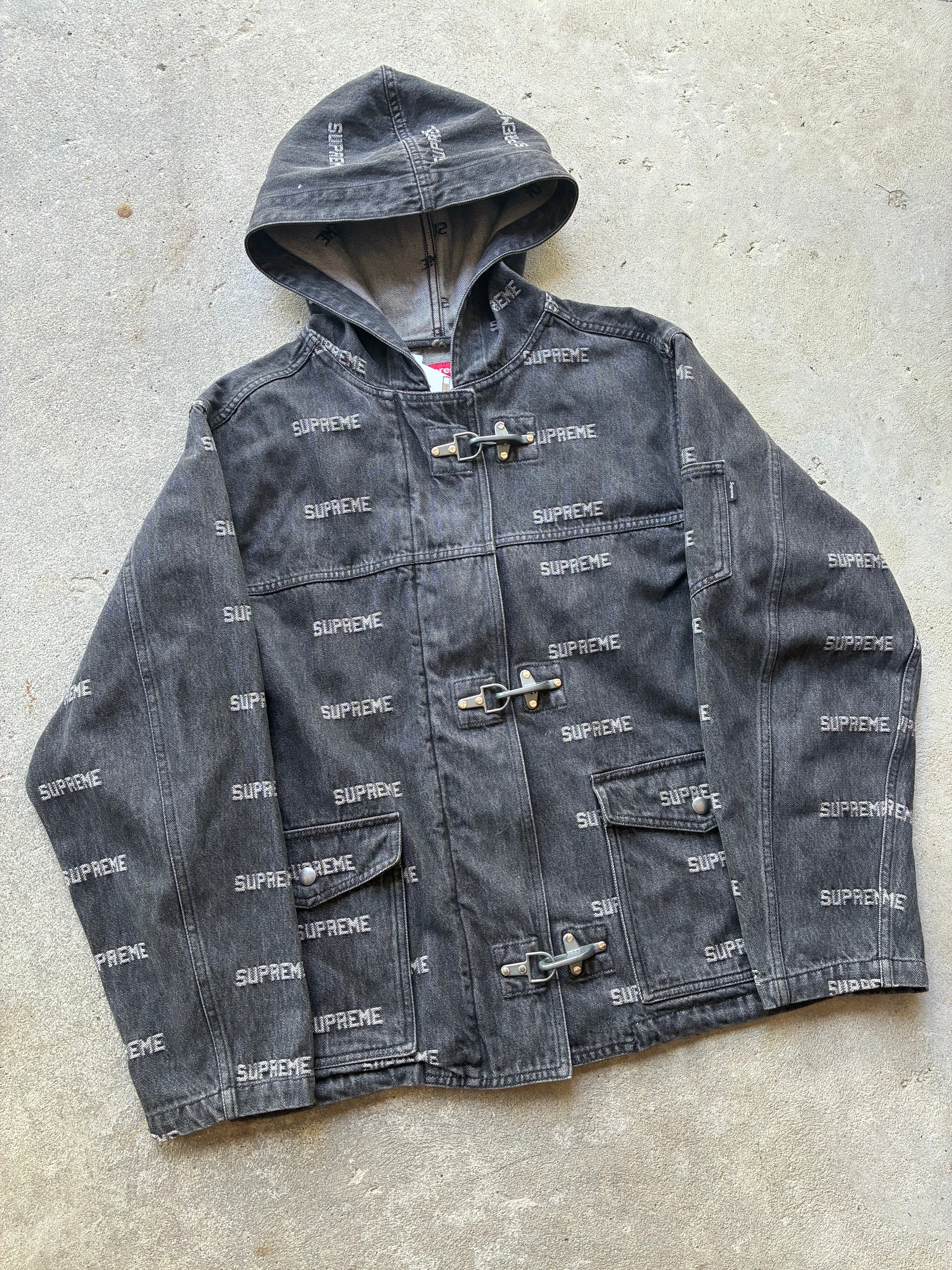 Supreme “LOGO DENIM TURNOUT SS19”