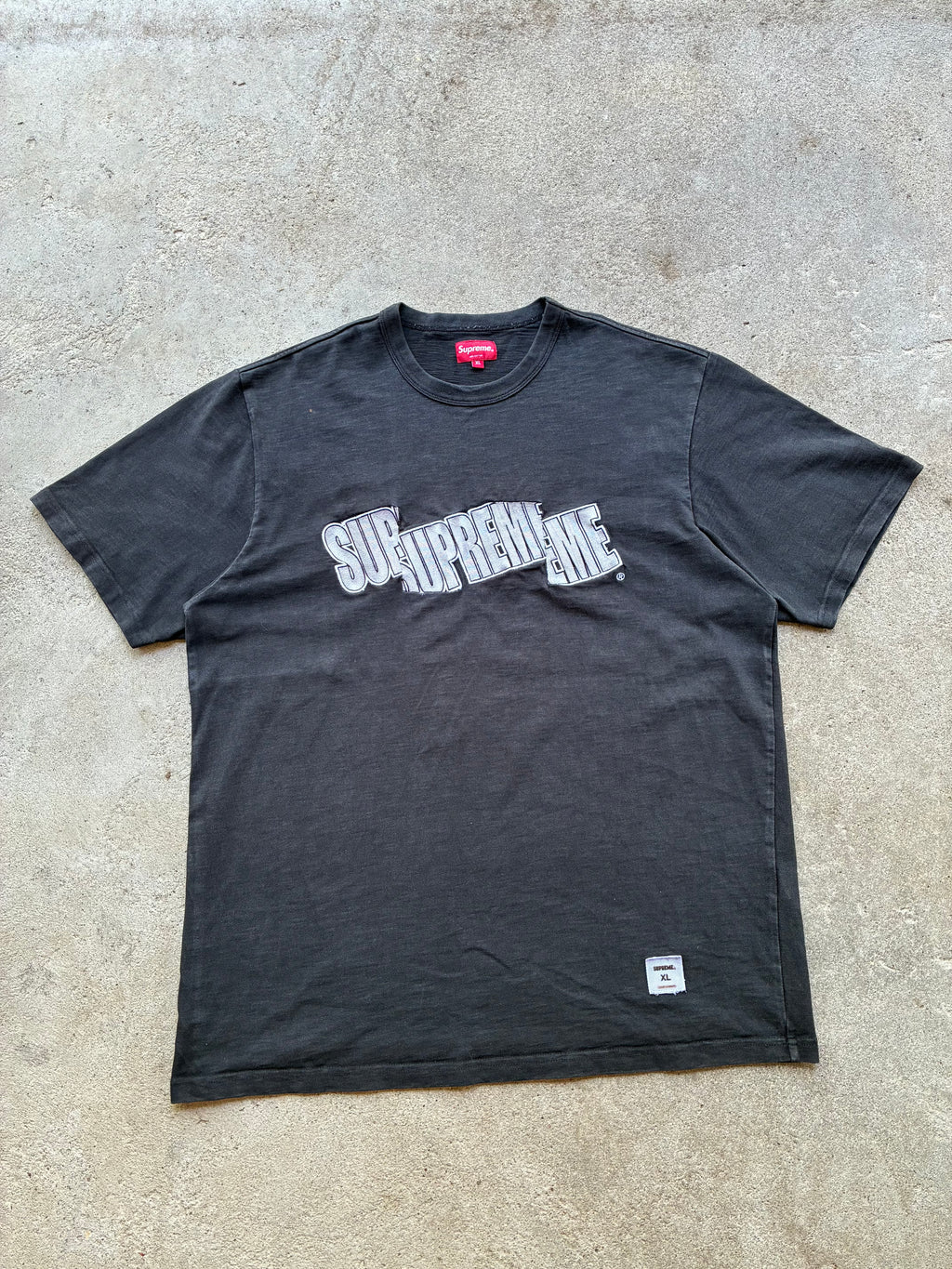 Supreme “CUT LOGO” tee (XL)