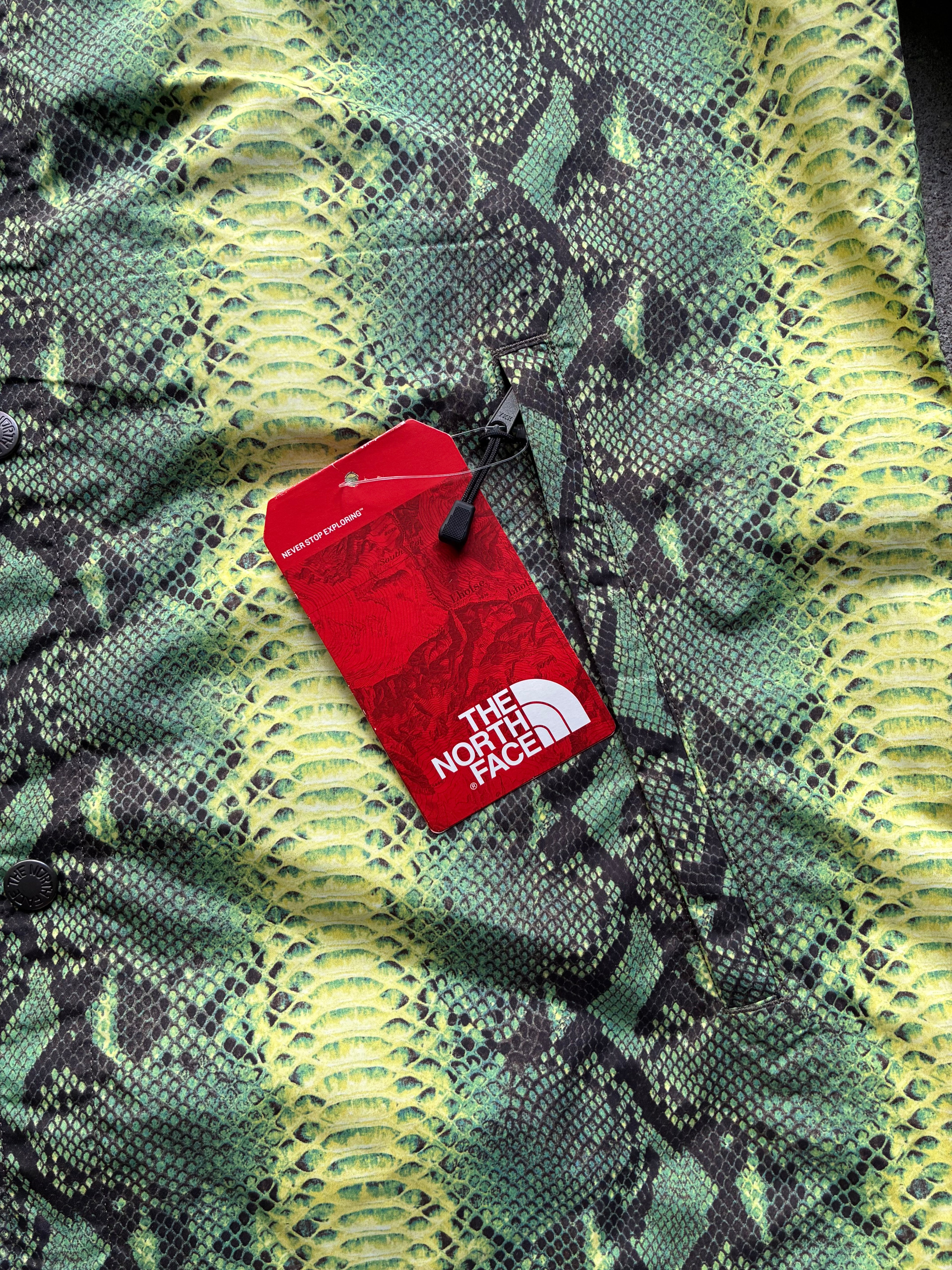 Supreme x the north face  “SNAKESKIN” jacket (M)