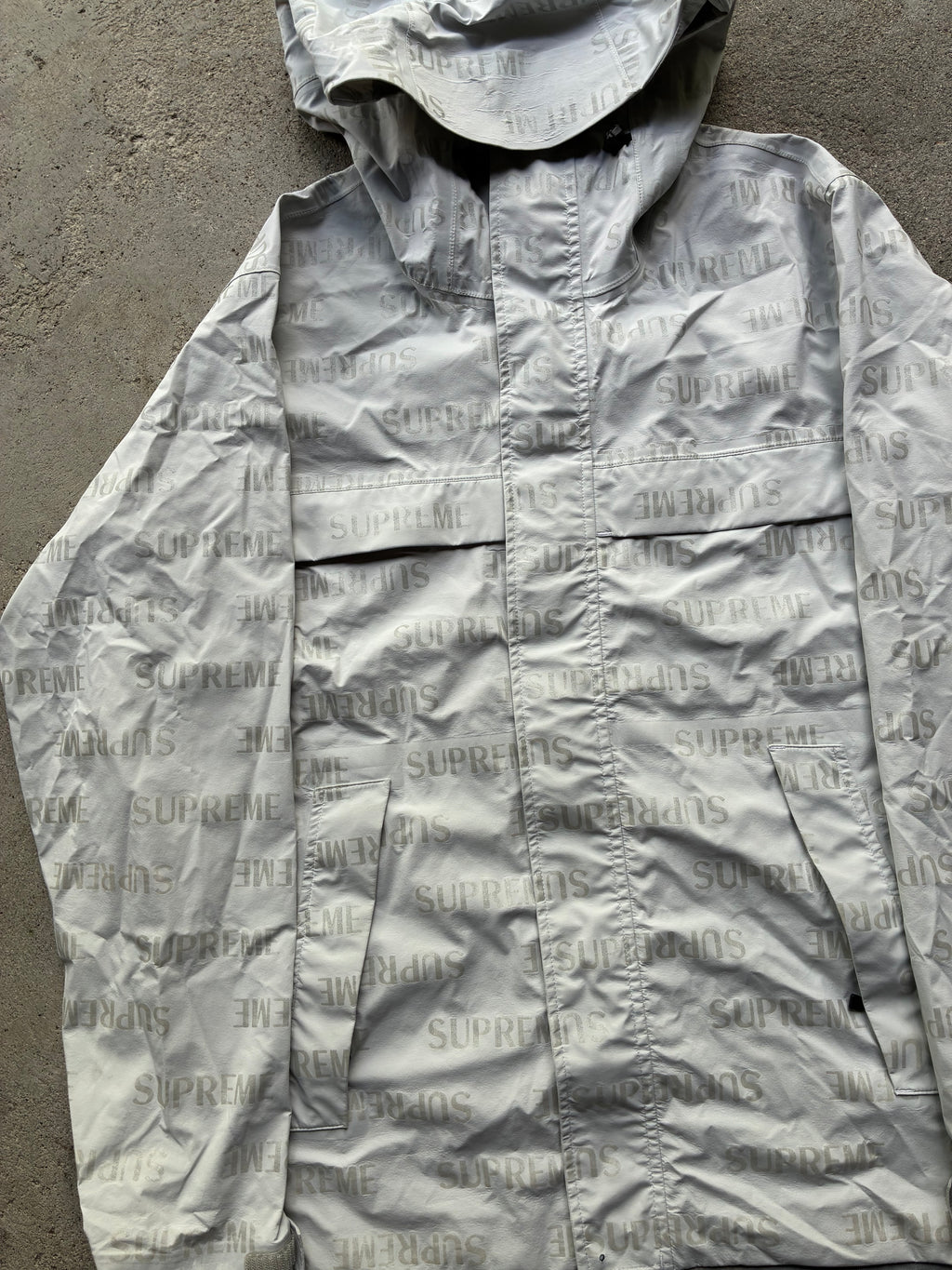 Supreme “REFLECTIVE REPEAT FW16” Jacket (XL)