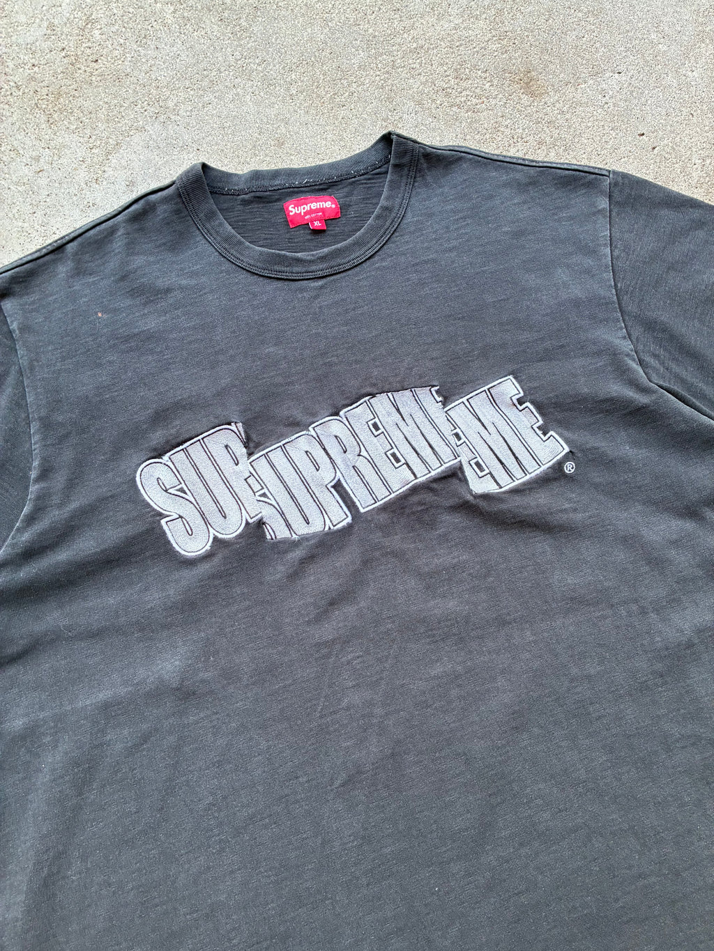 Supreme “CUT LOGO” tee (XL)
