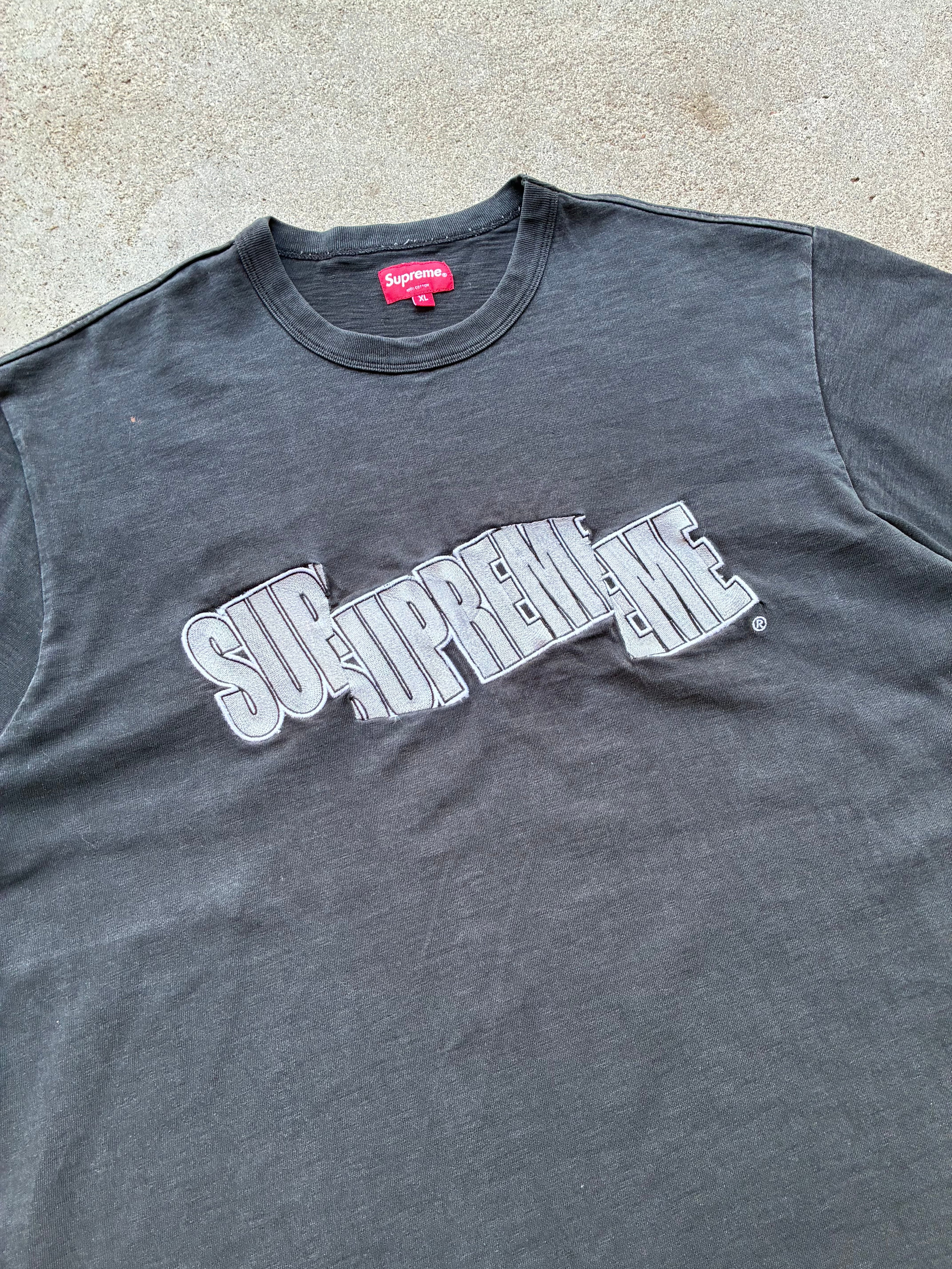 Supreme “CUT LOGO” tee (XL)
