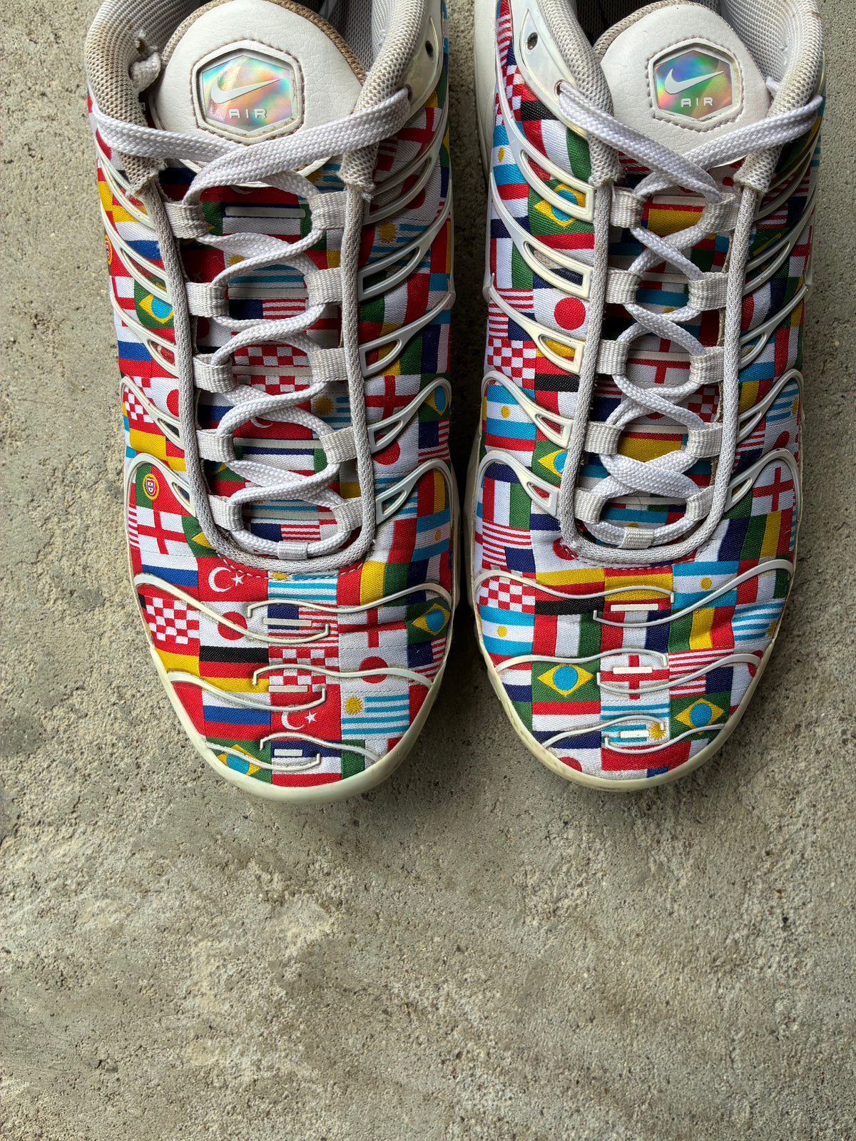 Nike Air Max plus “INTERNATIONAL FLAG” (42,5)