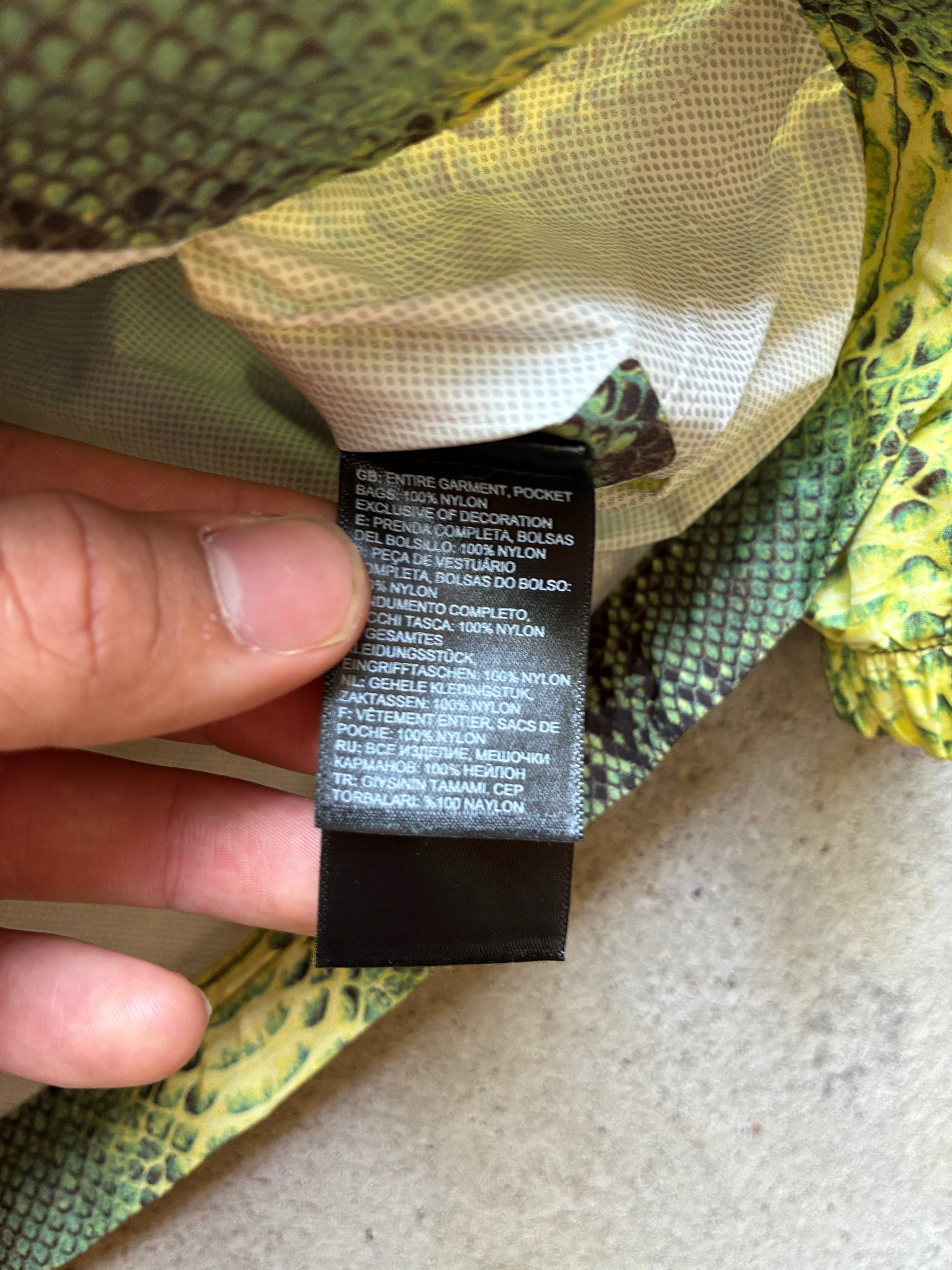 Supreme x the north face  “SNAKESKIN” jacket (M)