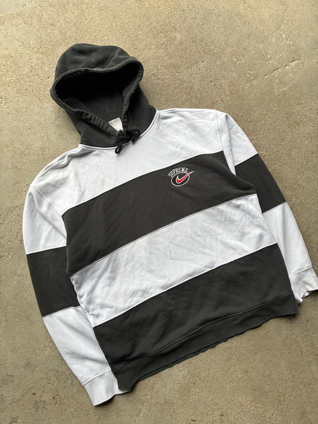 Supreme x Nike “STRIPE” Hoodie (M)