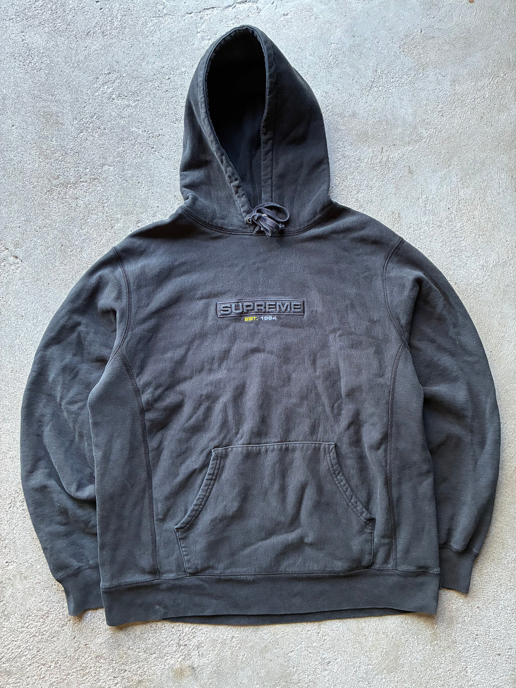 Supreme “EMBOSSED LOGO” Hoodie (L)