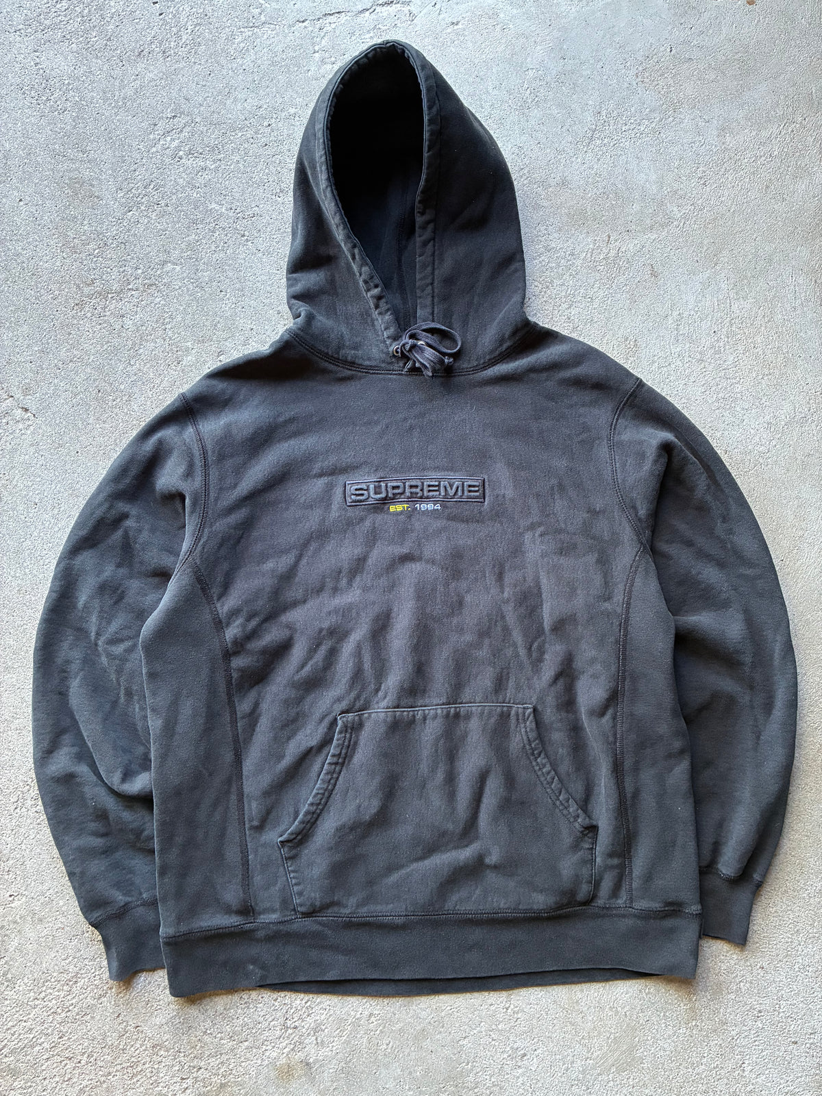 Supreme “EMBOSSED LOGO” Hoodie (L)