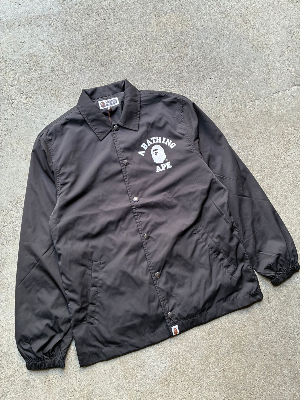 Sort Bape coach jacket (M)
