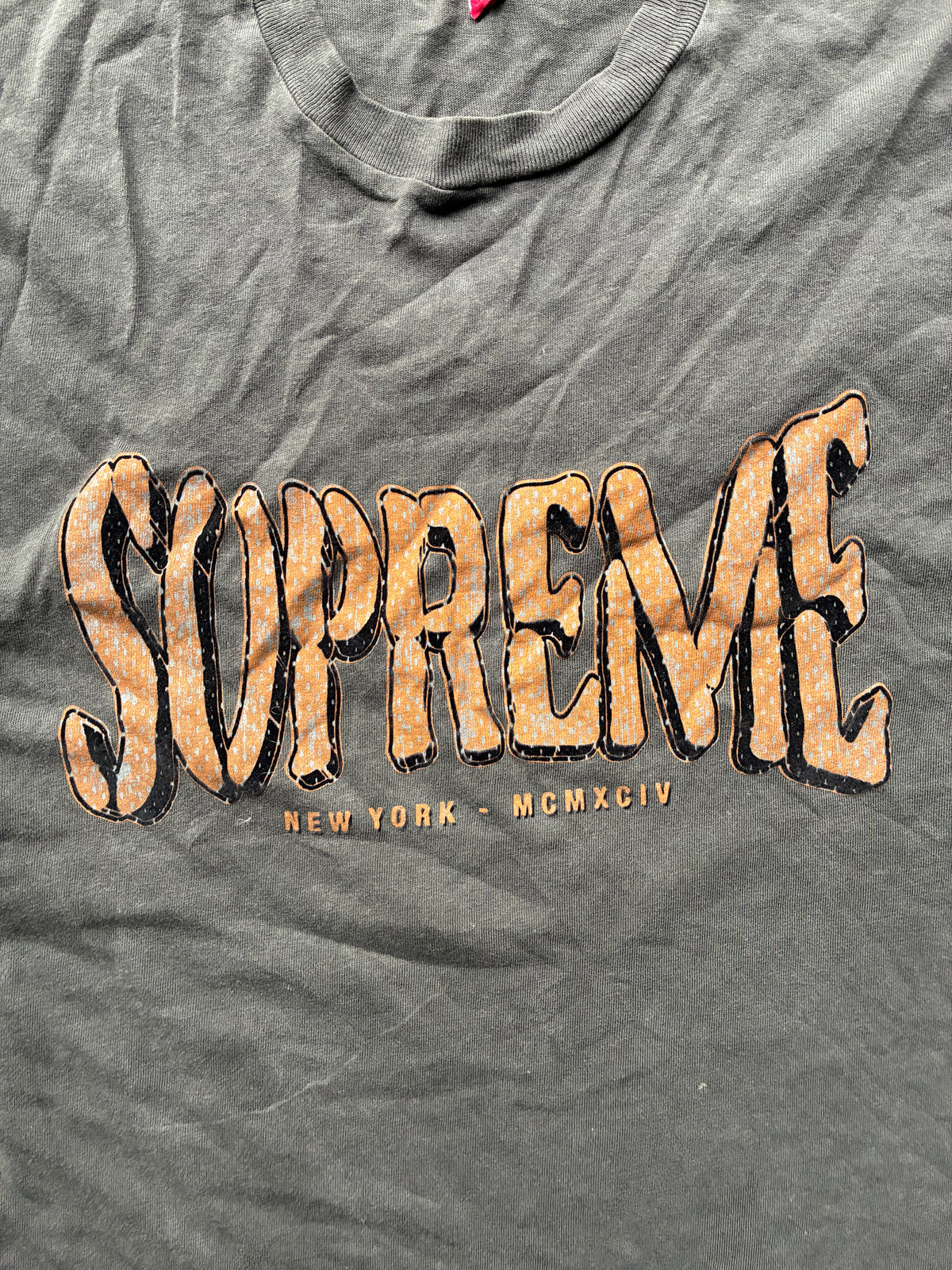 Supreme “FLOCKED WASHED” Tee (M)