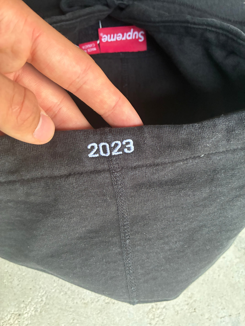 Supreme box logo “FW23 black” hoodie (M)