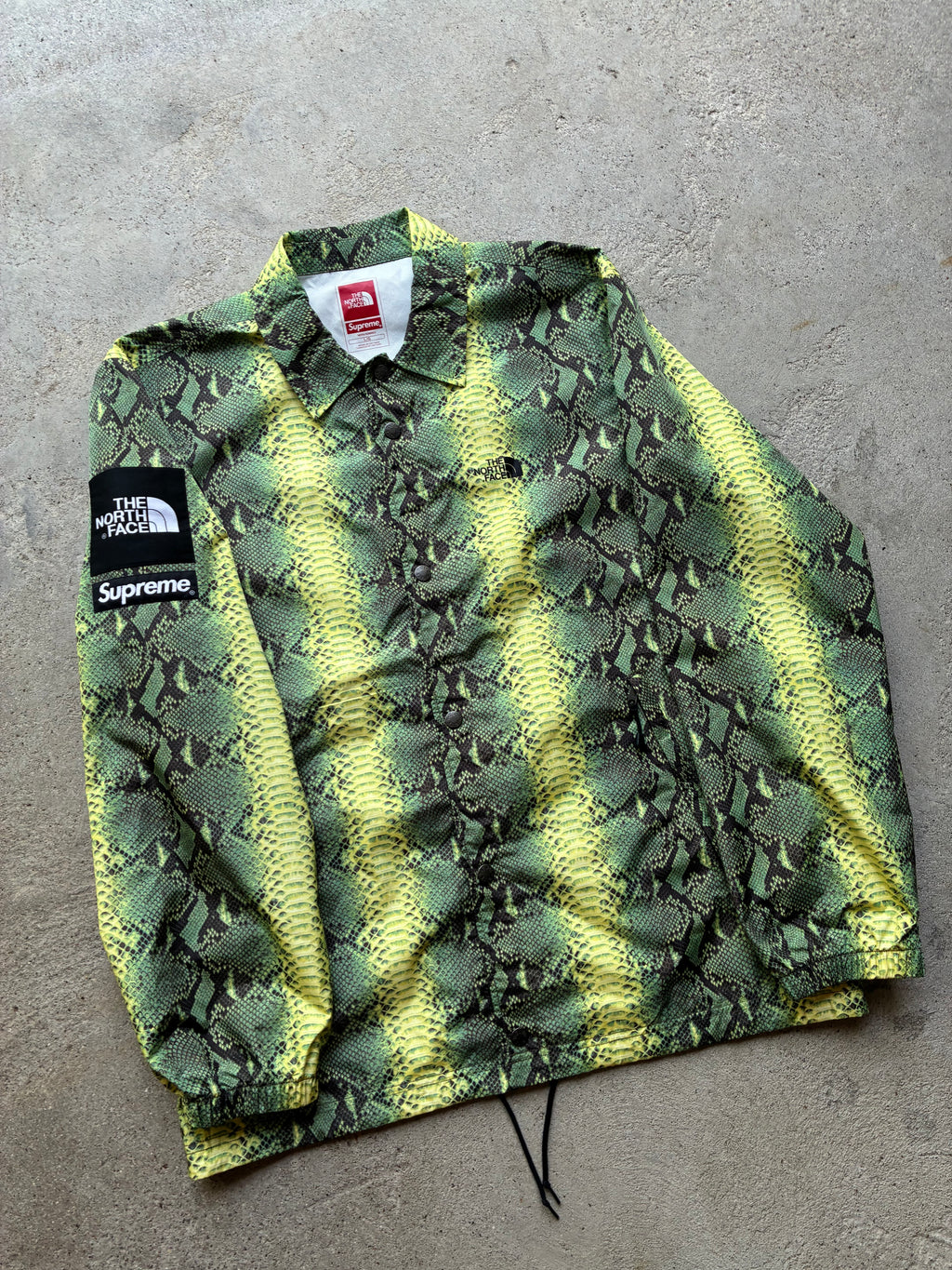 Supreme x the north face  “SNAKESKIN” jacket (M)