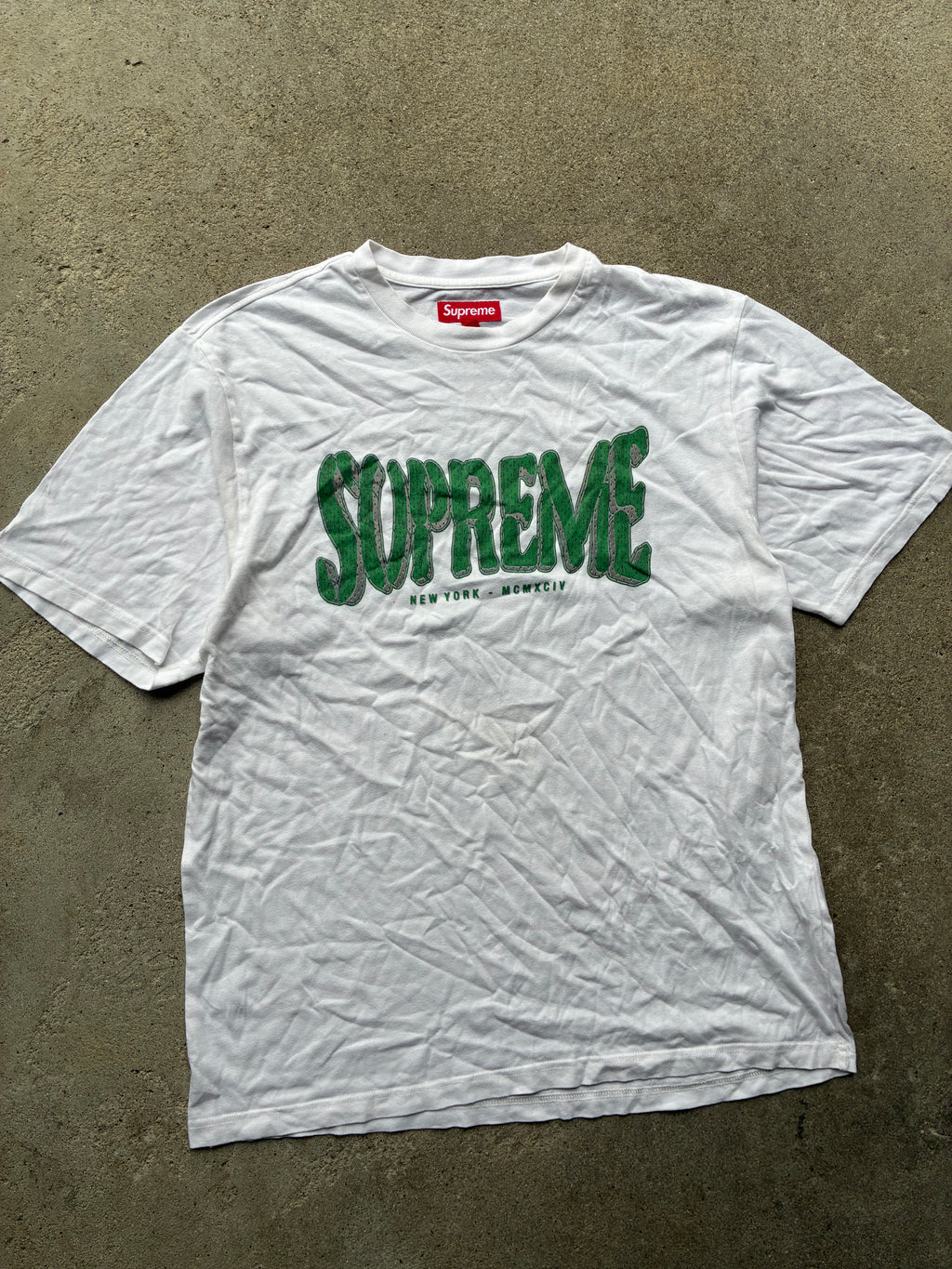 Supreme “FLOCKED WASHED” Tee (M)