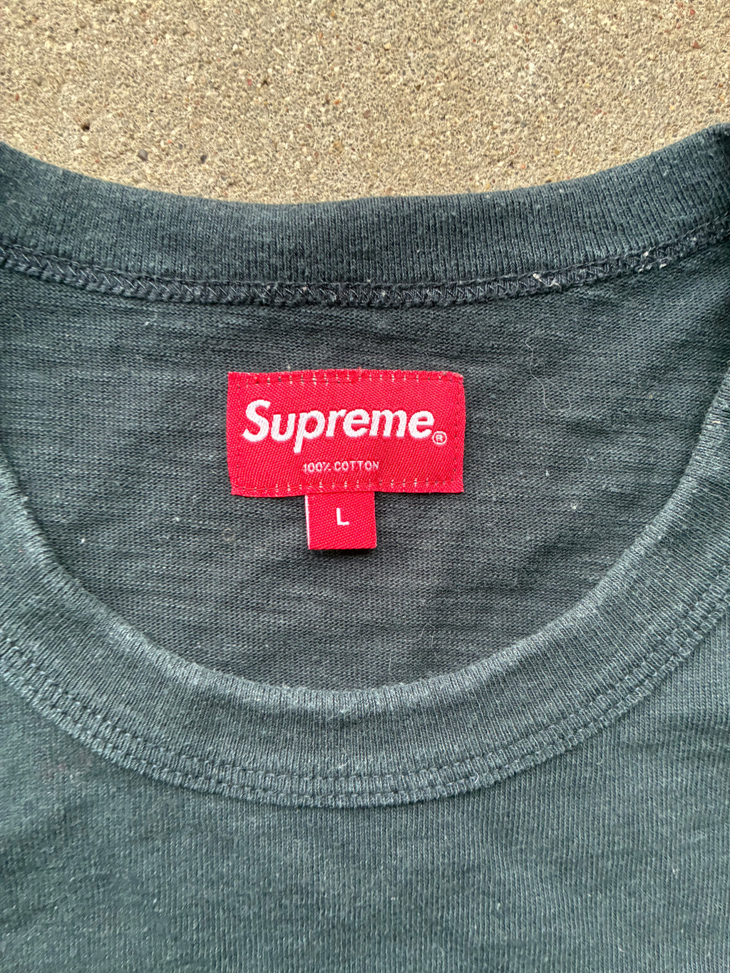 Supreme “SHOULDER ARC LOFO” tee (L)