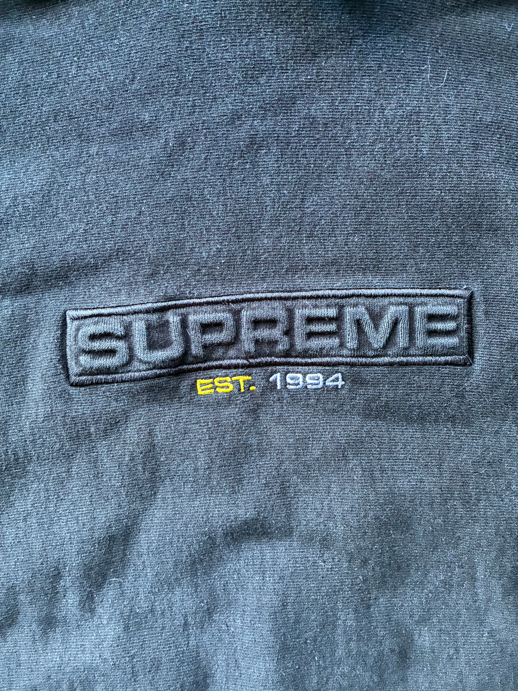 Supreme “EMBOSSED LOGO” Hoodie (L)