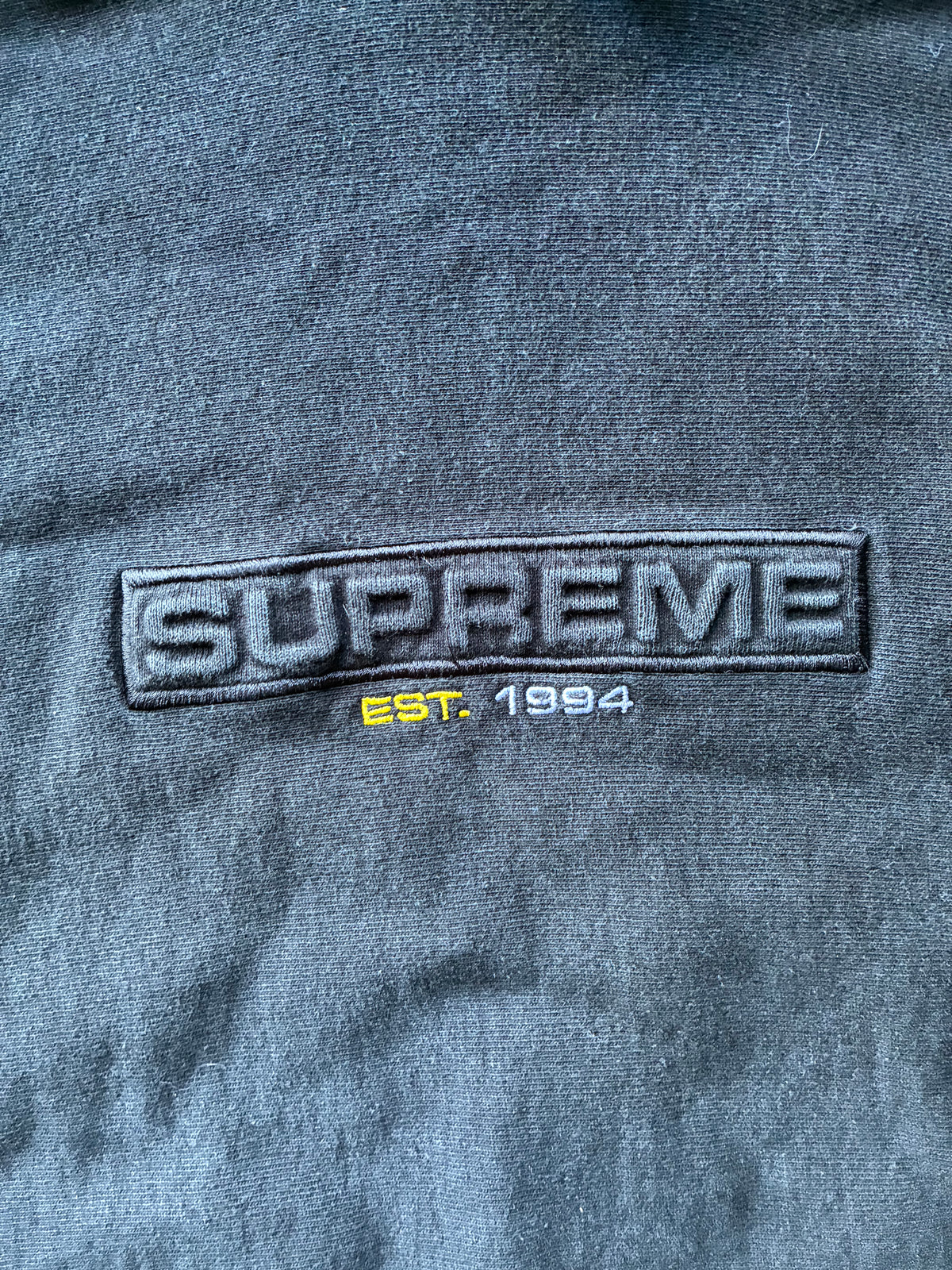 Supreme “EMBOSSED LOGO” Hoodie (L)