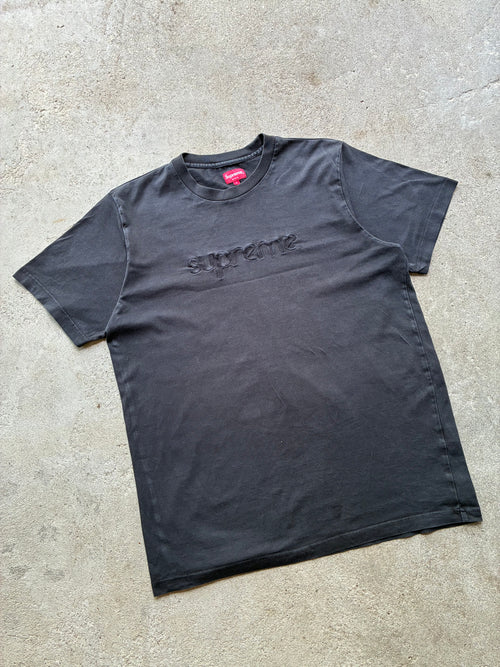 Sort “SUPREME” tee (L)