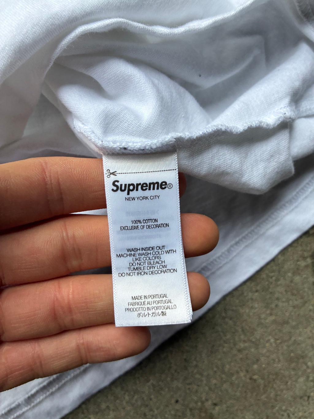 Supreme “RAISED SCRIPT SS26” Tee (M)”