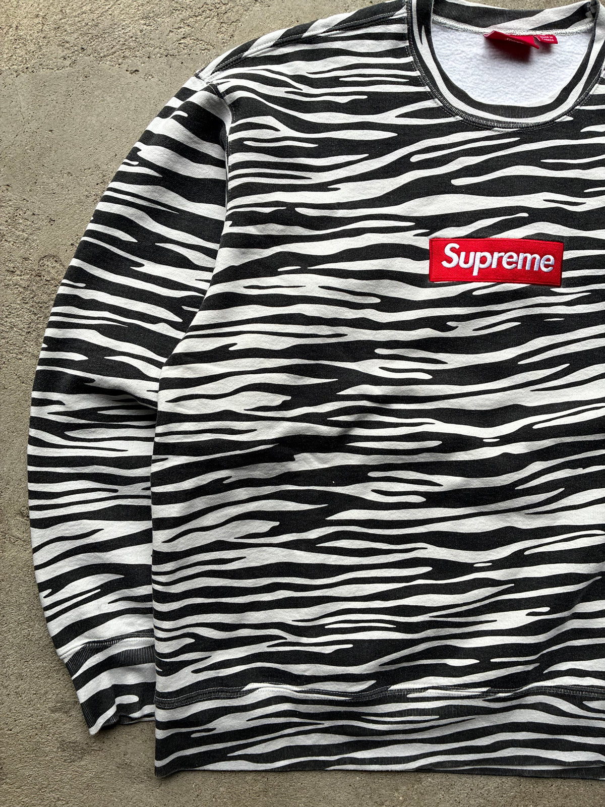 Supreme “FW22 ZEBRA” Crewneck (XL)