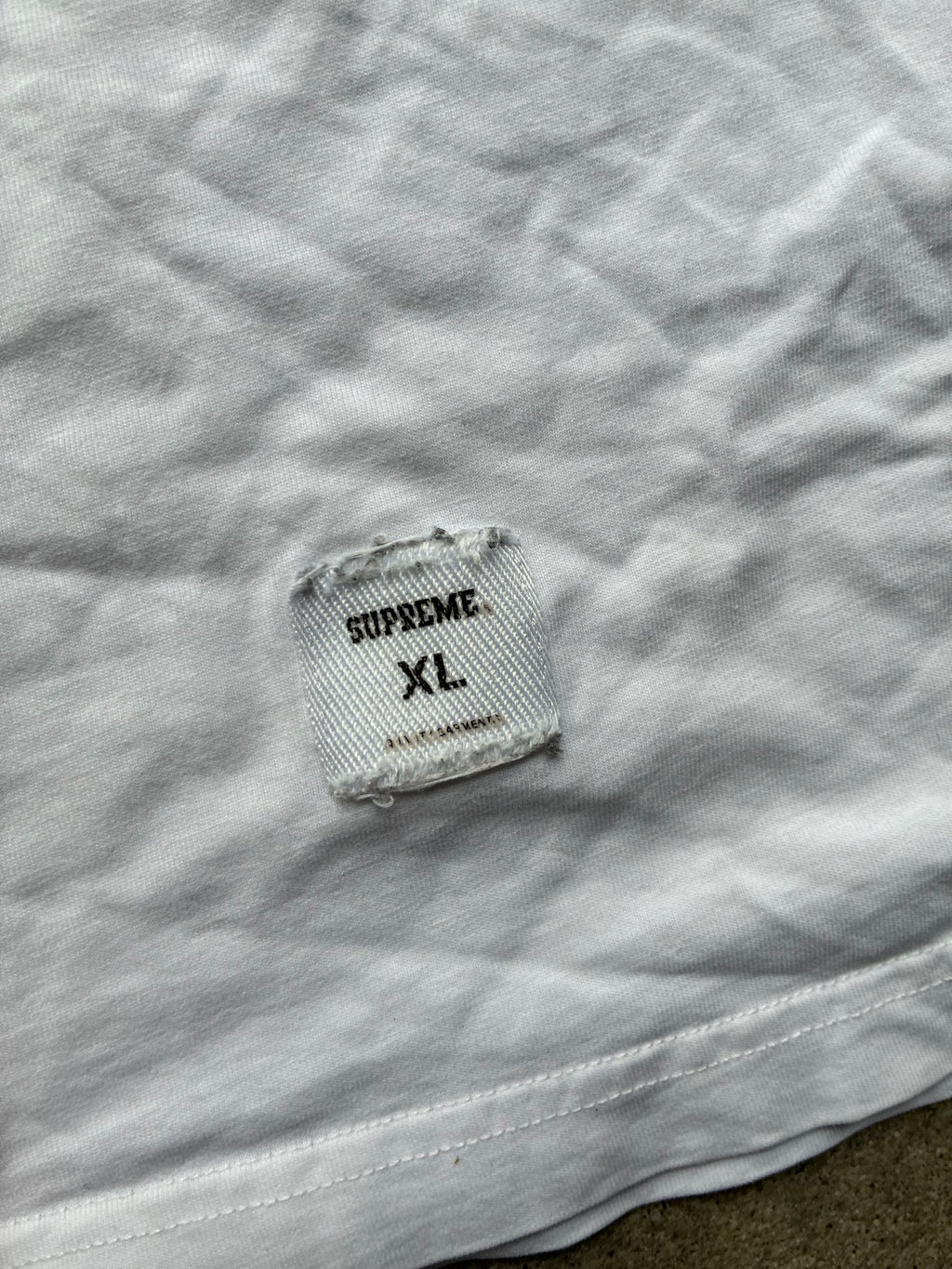 Supreme “LIGHT” Tee (XL)