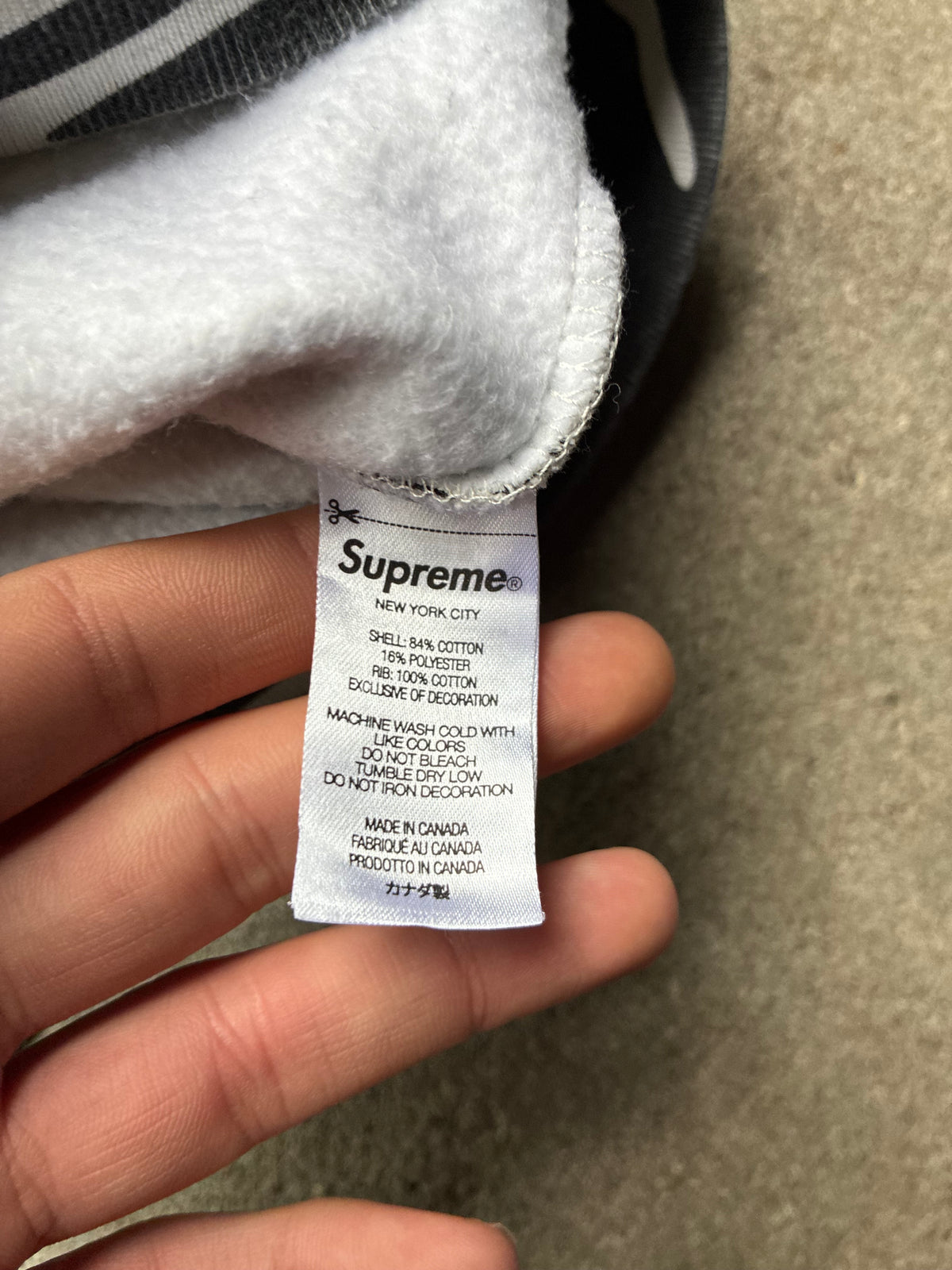 Supreme “FW22 ZEBRA” Crewneck (XL)