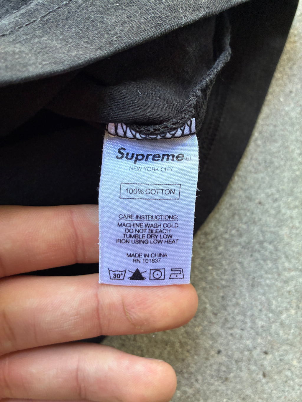 Supreme “LIGHt SS” tee (M)
