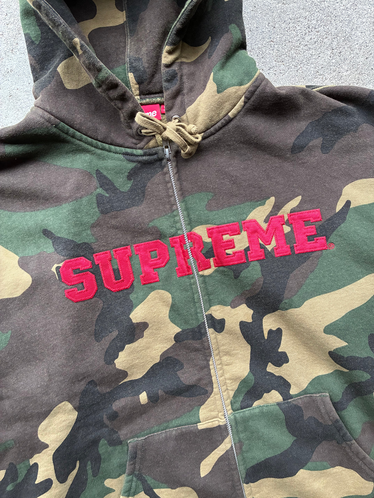 Supreme “COLLEGIATE APPLIQUÉ CAMO” Zip Up hoodie (L)