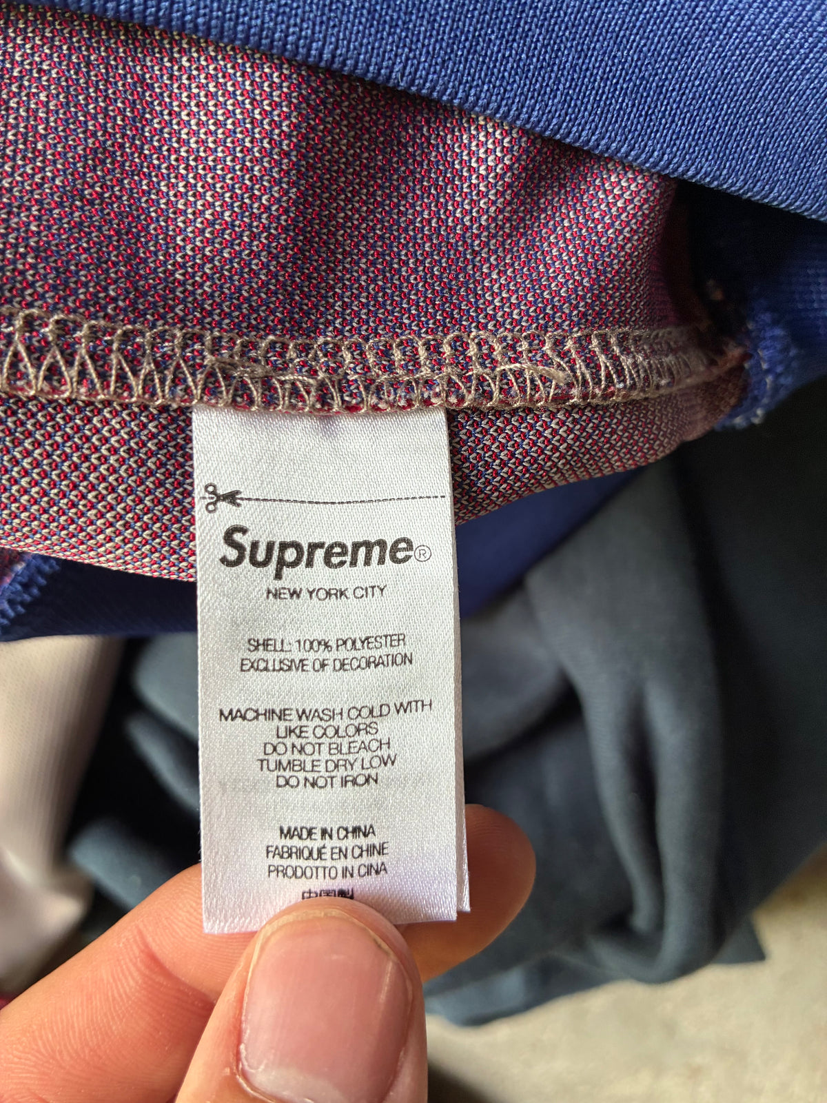 Supreme “WORLD FAMOUS” Track jacket (L)