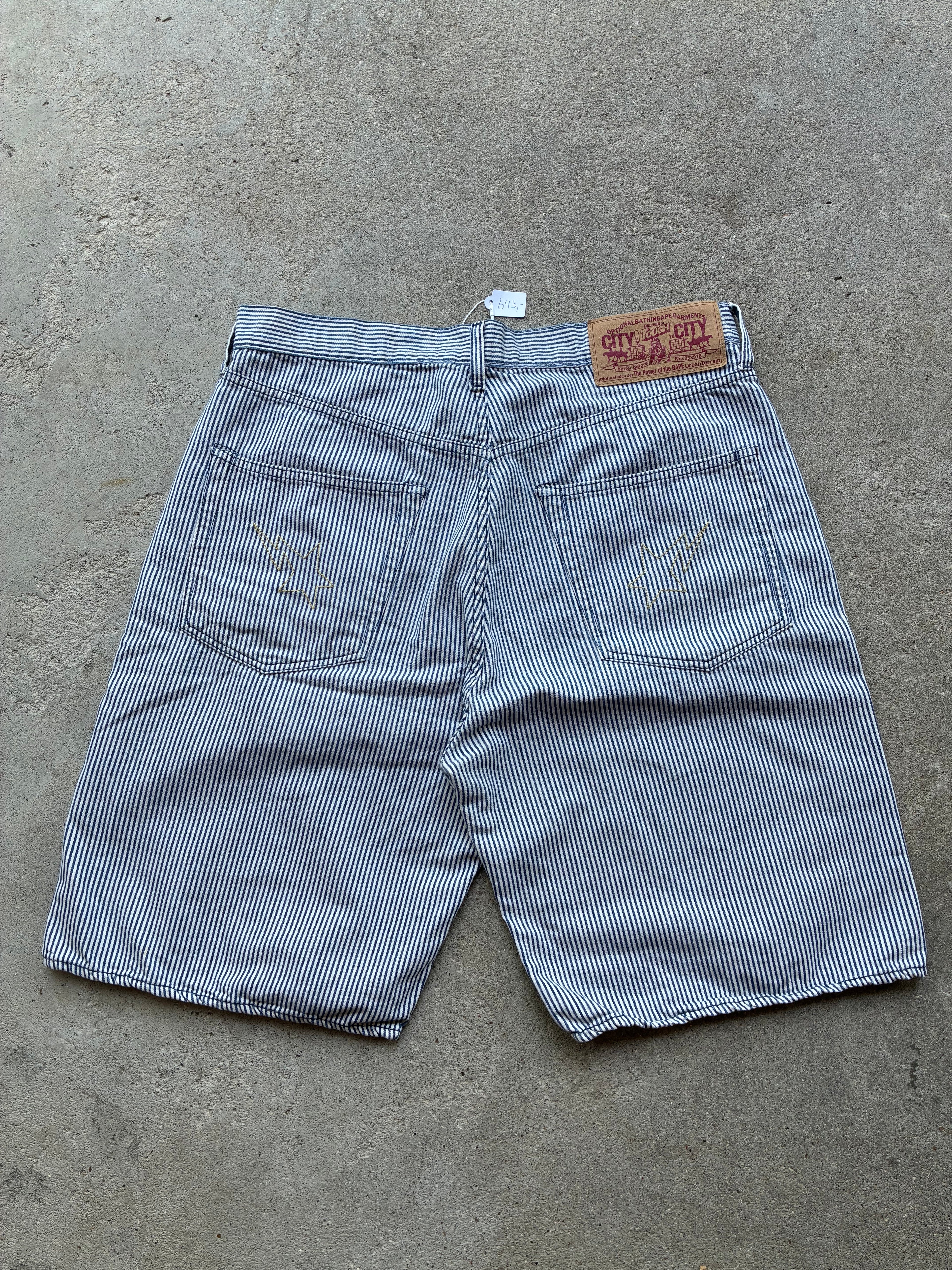 Bape “VINTAGE LOGO” Shorts (L)