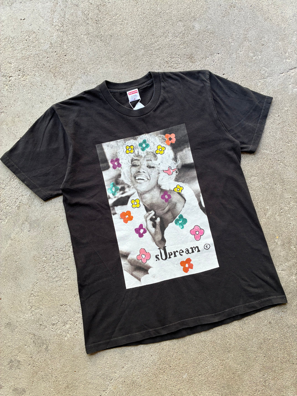 Supreme  “NAOMI CAMPBELL SS20” Tee (M)