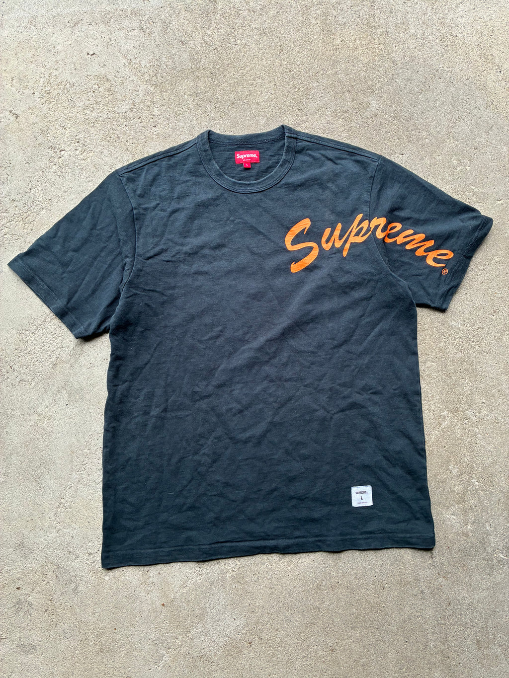 Supreme “SHOULDER ARC LOFO” tee (L)