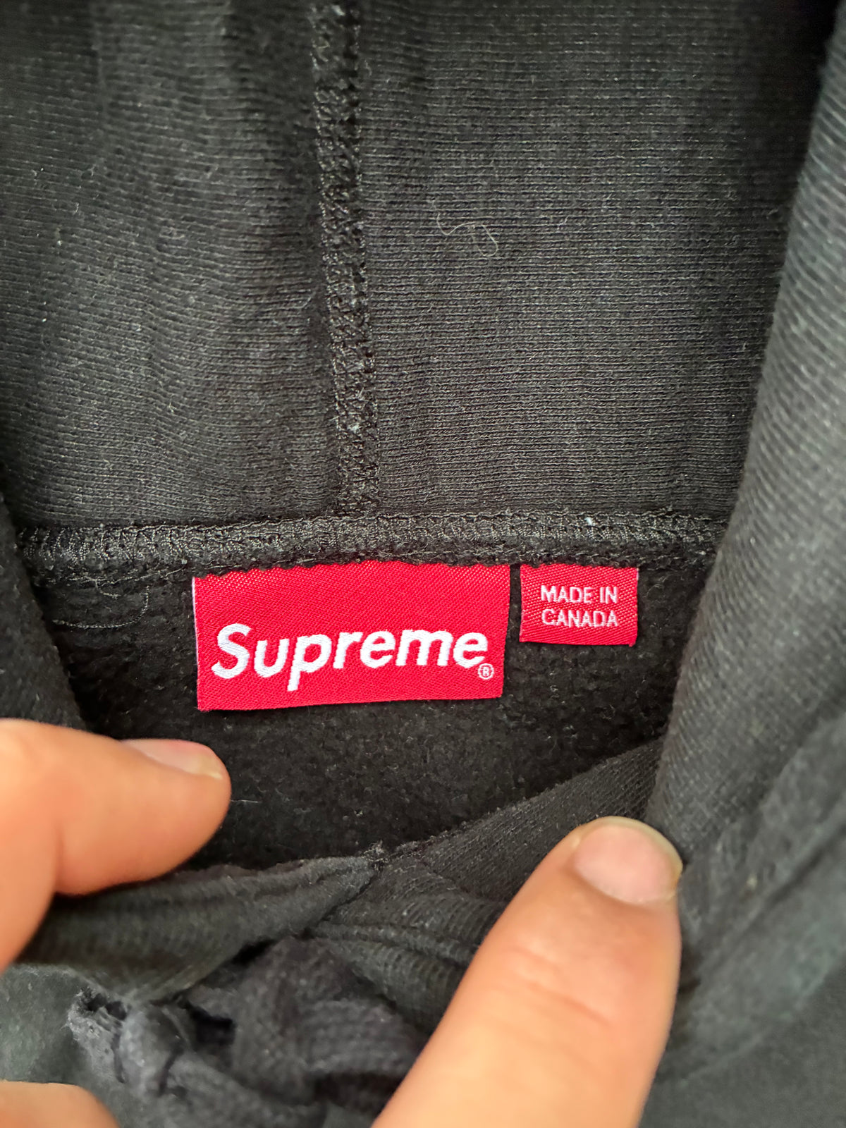 Supreme “EMBORIDED LOGO” Hoodie (M)