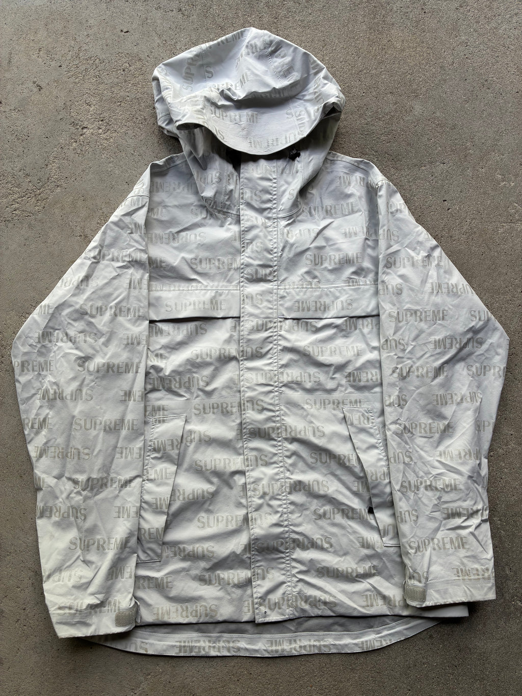 Supreme “REFLECTIVE REPEAT FW16” Jacket (XL)