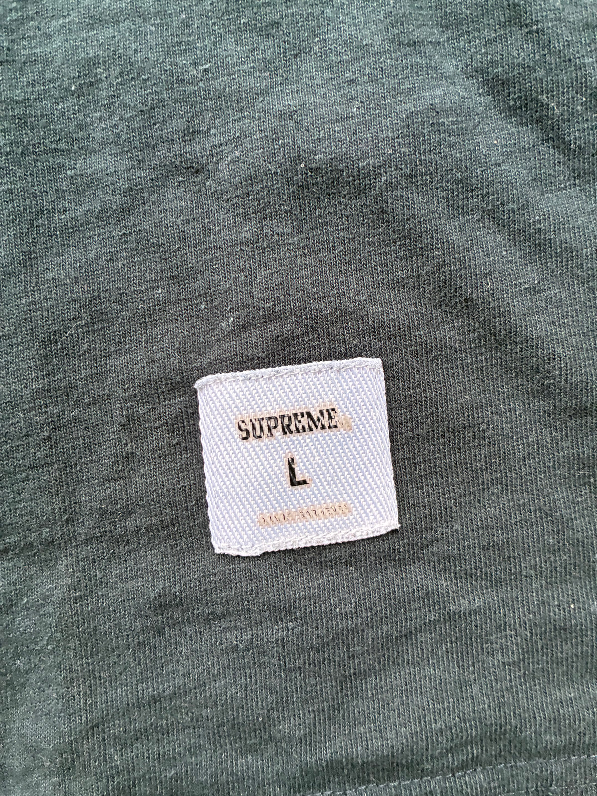 Supreme “SHOULDER ARC LOFO” tee (L)